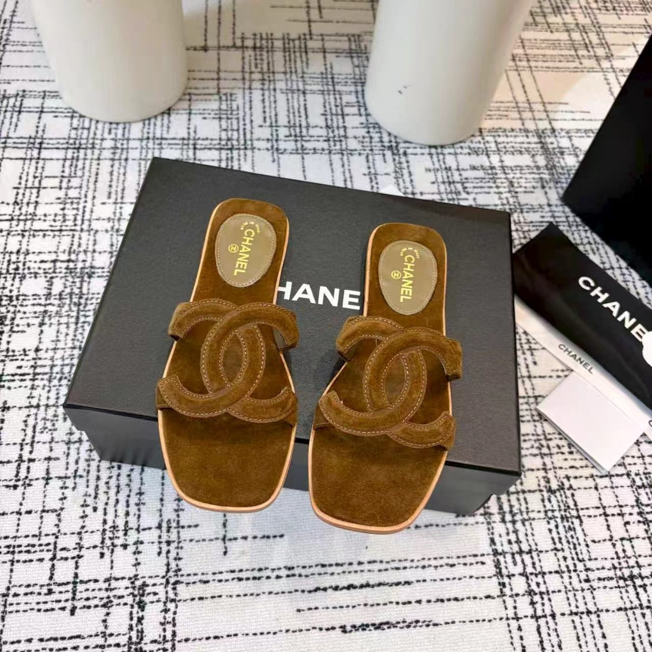 CC 26s Open-toe Sandal Coffee Suede 681946