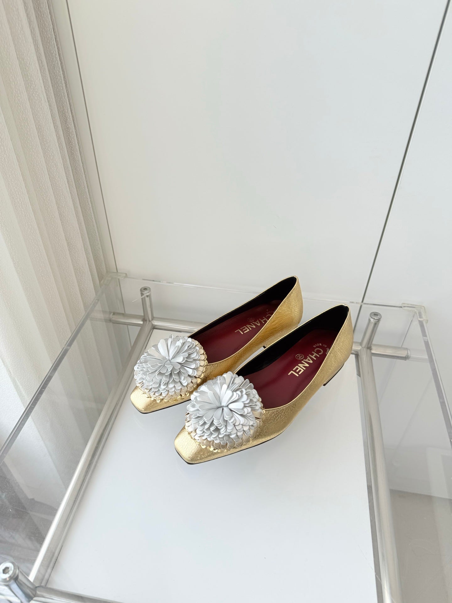 CC 26s Ballet Flat 1.5cm Camellia Flower Gold Sheepskin 597411