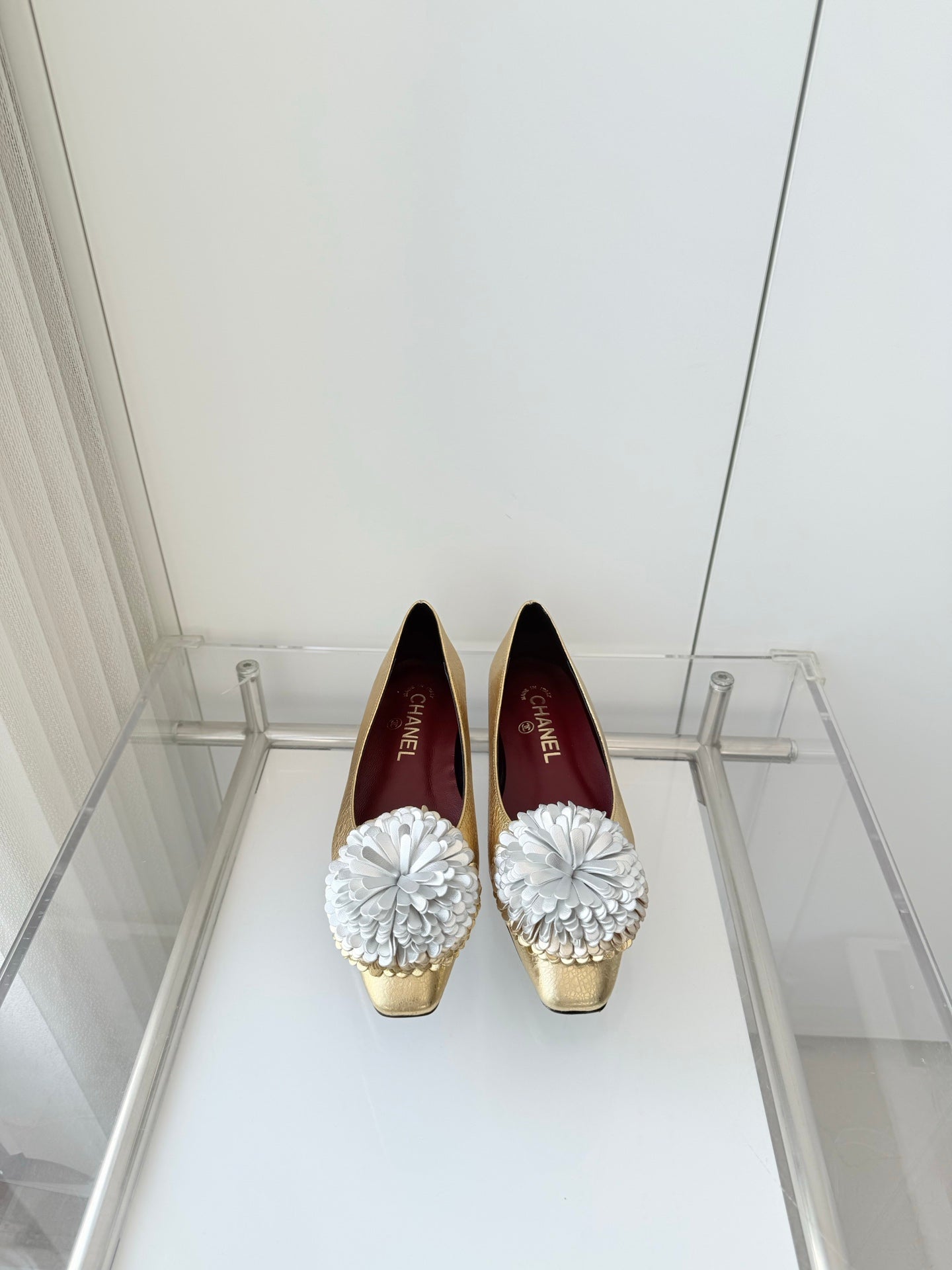 CC 26s Ballet Flat 1.5cm Camellia Flower Gold Sheepskin 597411