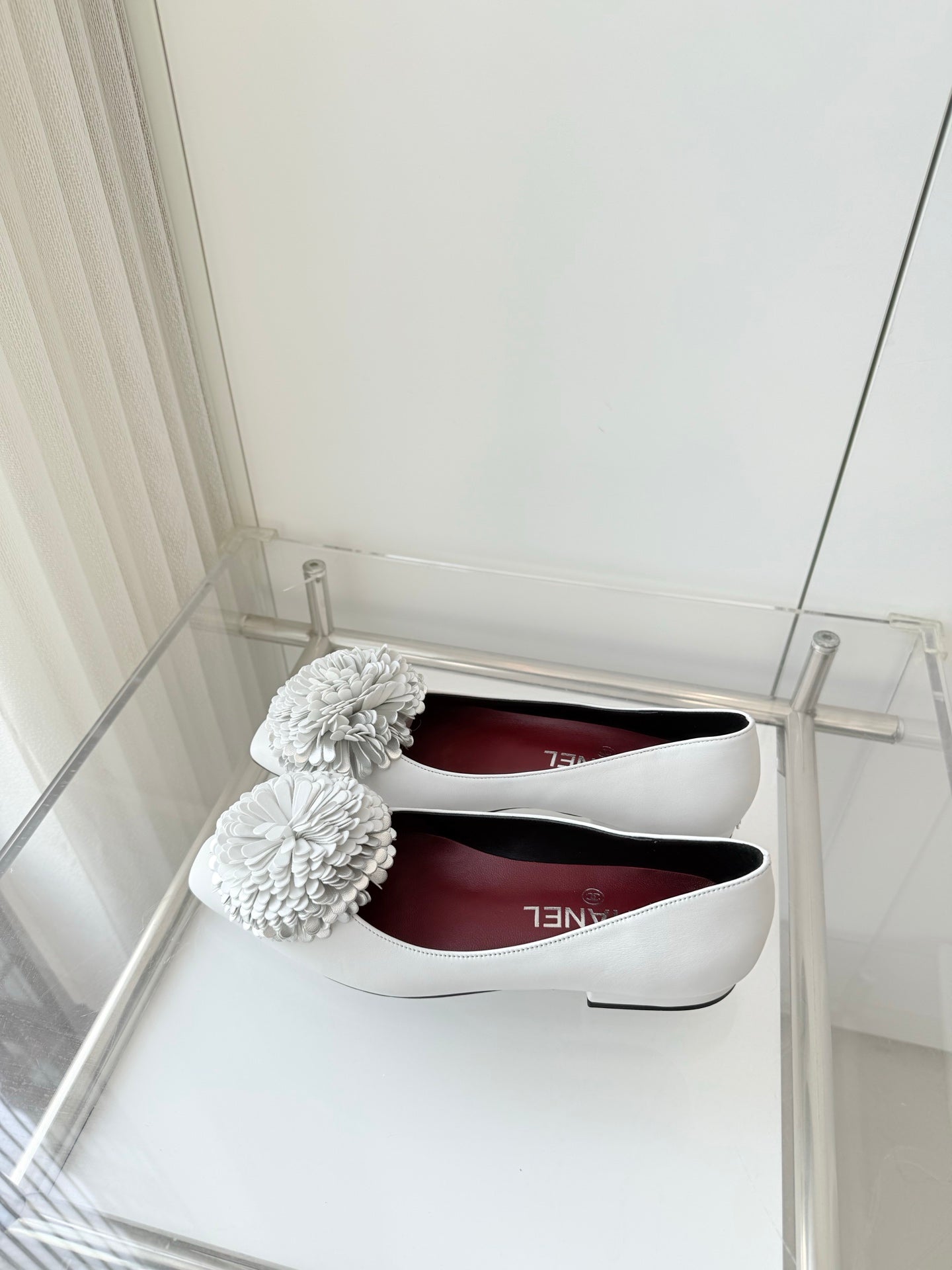 CC 26s Ballet Flat 1.5cm Camellia Flower White Sheepskin 597412
