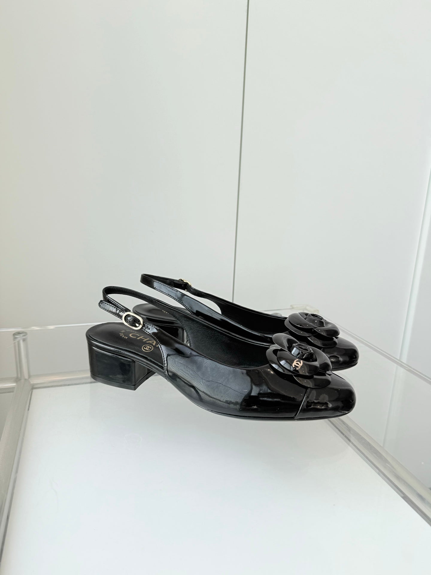 CC 26s Slingback Floral 3.5cm Black Patent Leather 597414