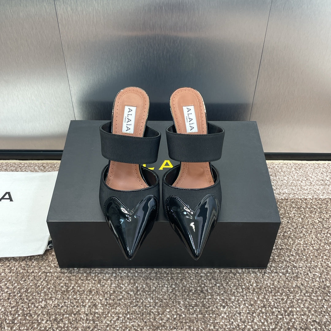 alaia mule 90 black grosgrain heart patent calfskin