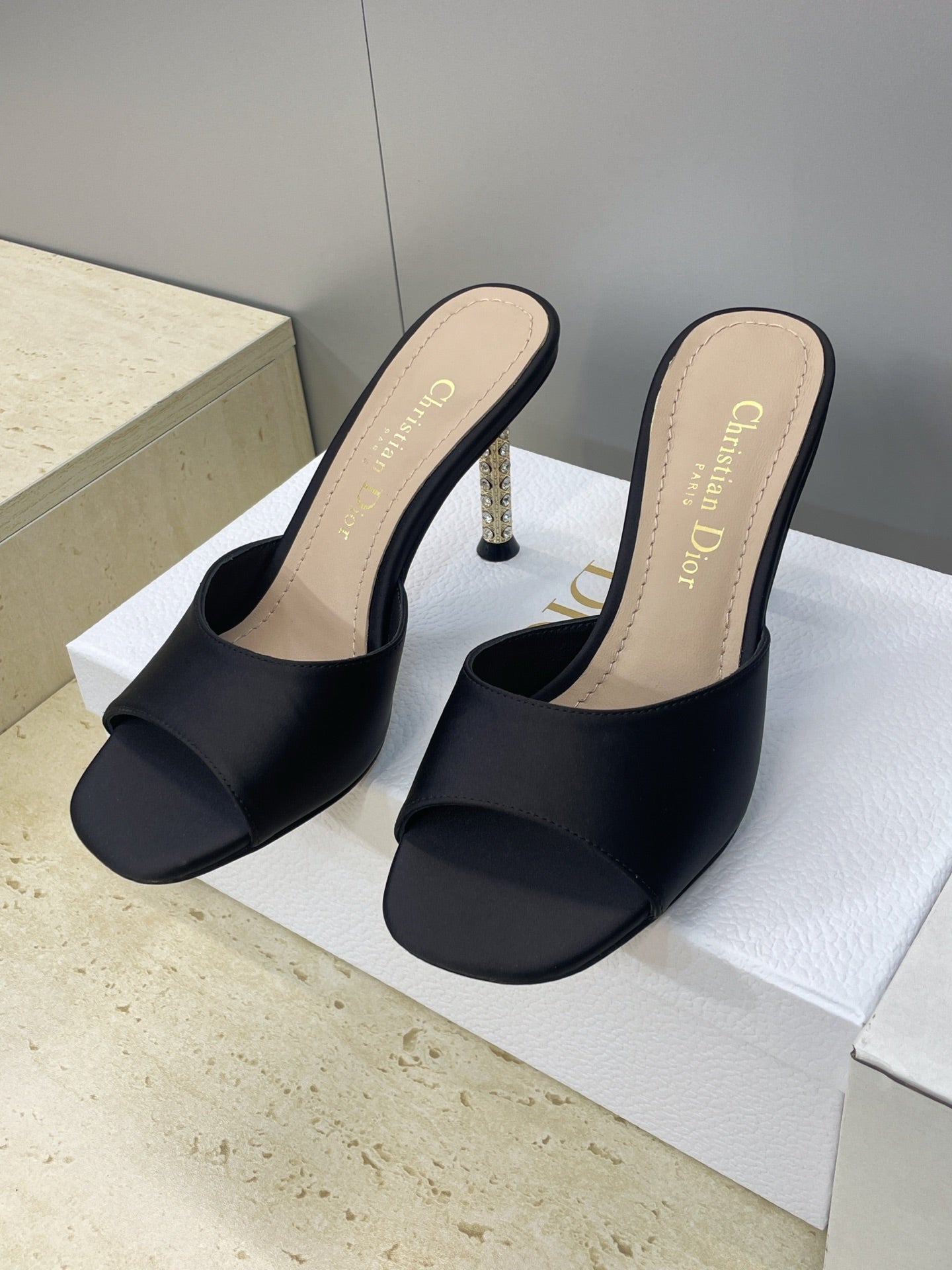 CD 26s Icon Heeled Slide 8cm Black Leather Silk 633060