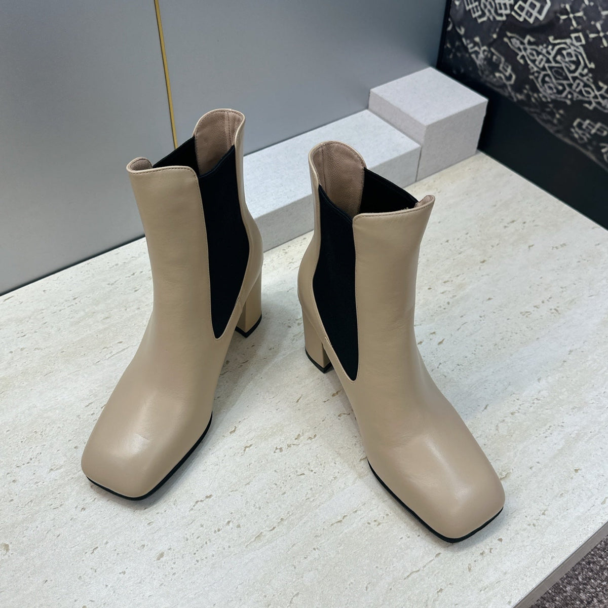 CC 26S Chelsea Ankle Boots 7.5cm Beige Calfskin 118740