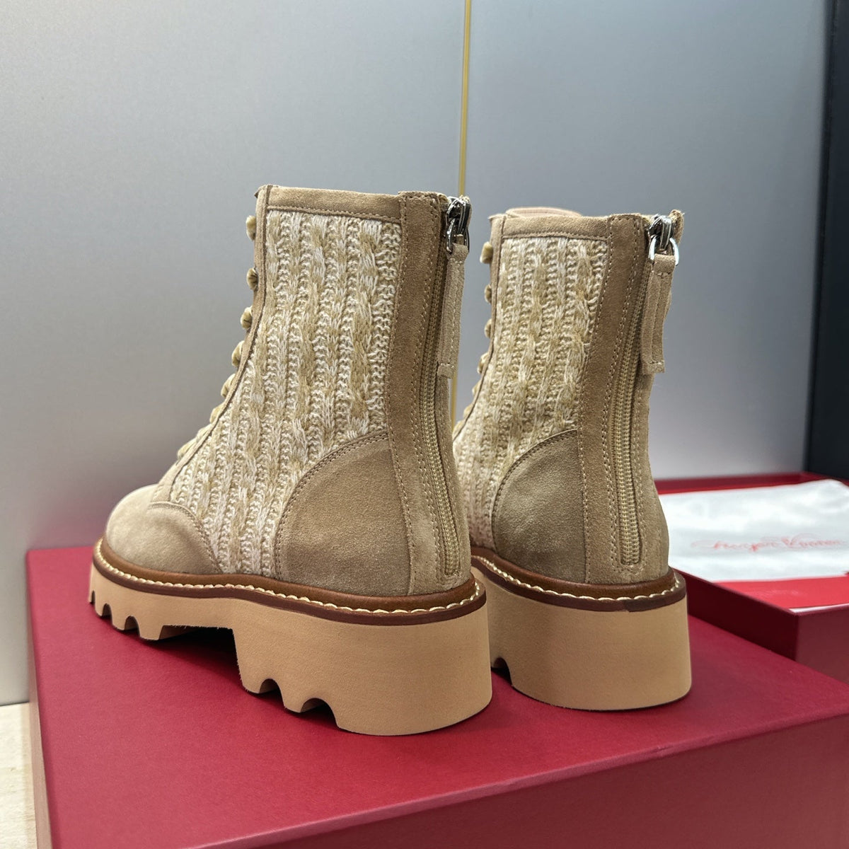 RV 26s Viv' Rangers Truck Booties 4cm Beige Knit Suede 118490