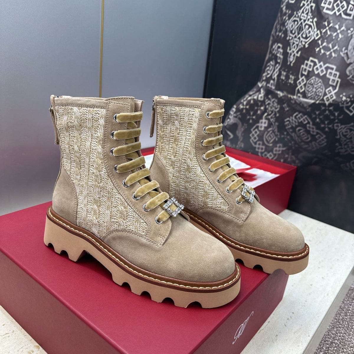 RV 26s Viv' Rangers Truck Booties 4cm Beige Knit Suede 118490