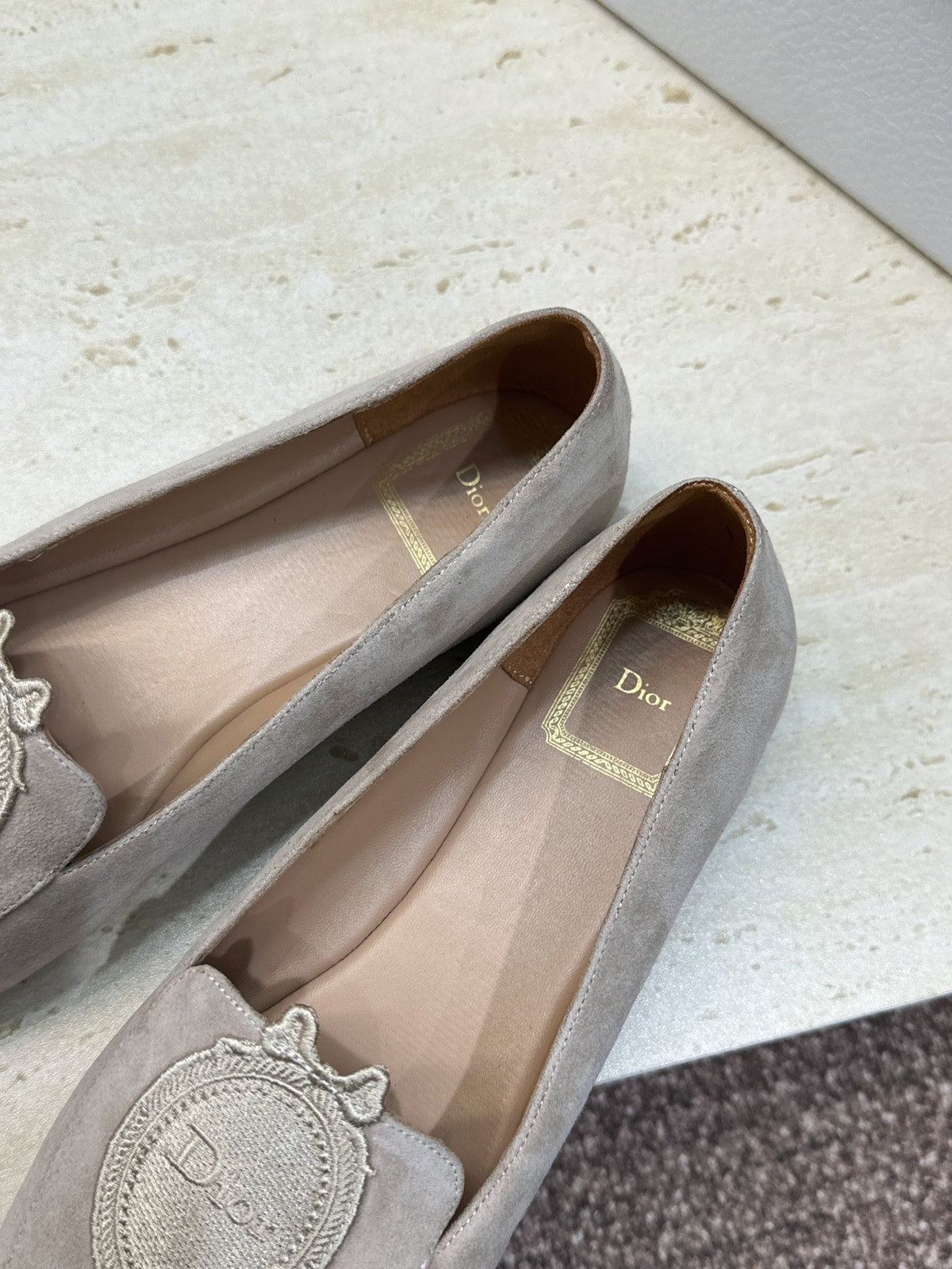 CD 26s Médaillon Loafers Light Taupe Suede 118455