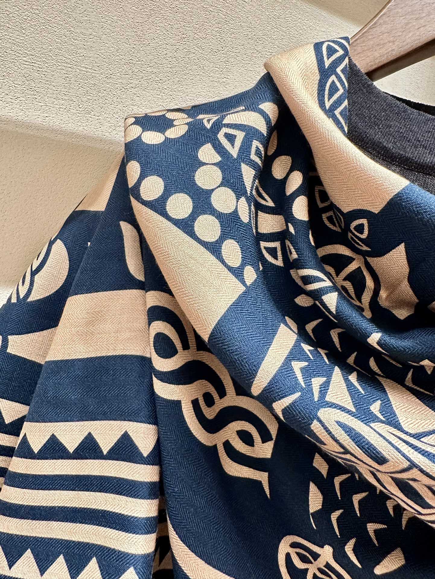 Fantaisie d'Etriers Shawl 140 CM Navy Blue Silk