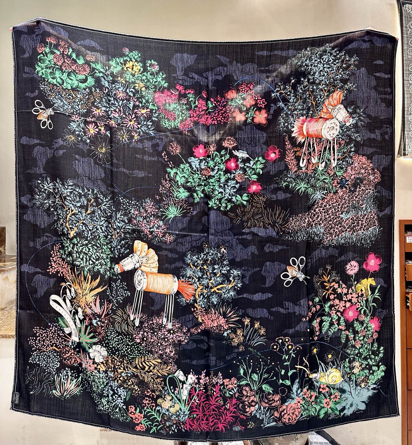 HM 26s Scarf 140 In Cashmere And Silk 216086