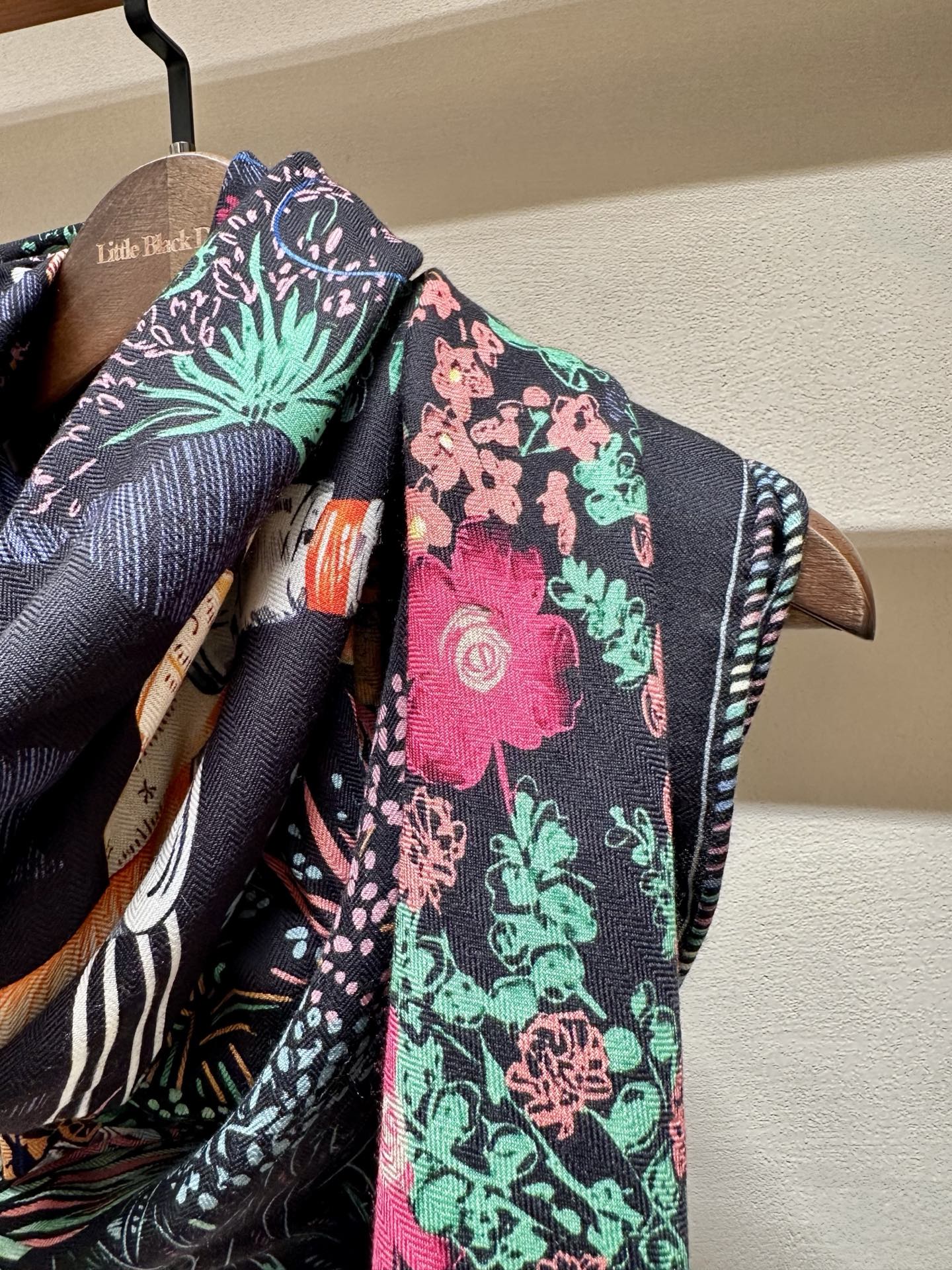 HM 26s Scarf 140 In Cashmere And Silk 216086