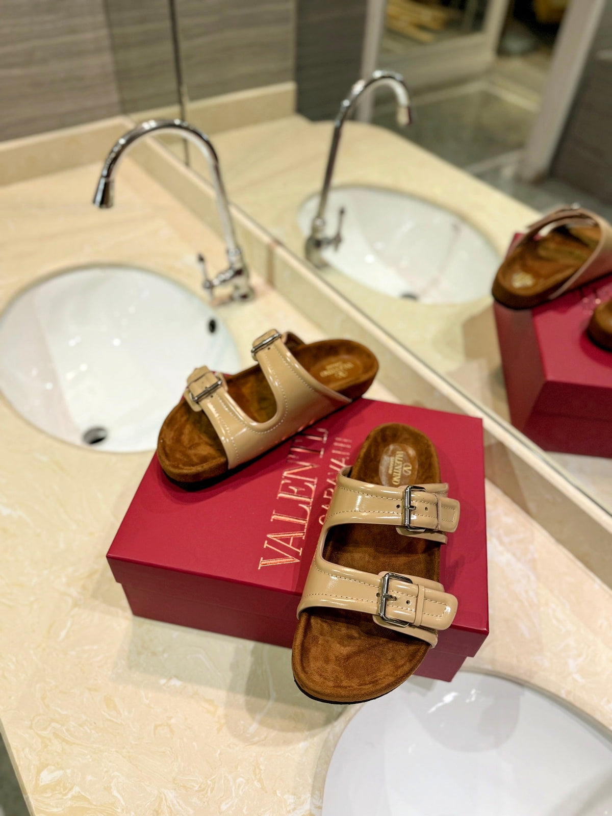 VT 26s Fussfriend Two Strap Sandals Nude Brown Patent Leather Suede 985407