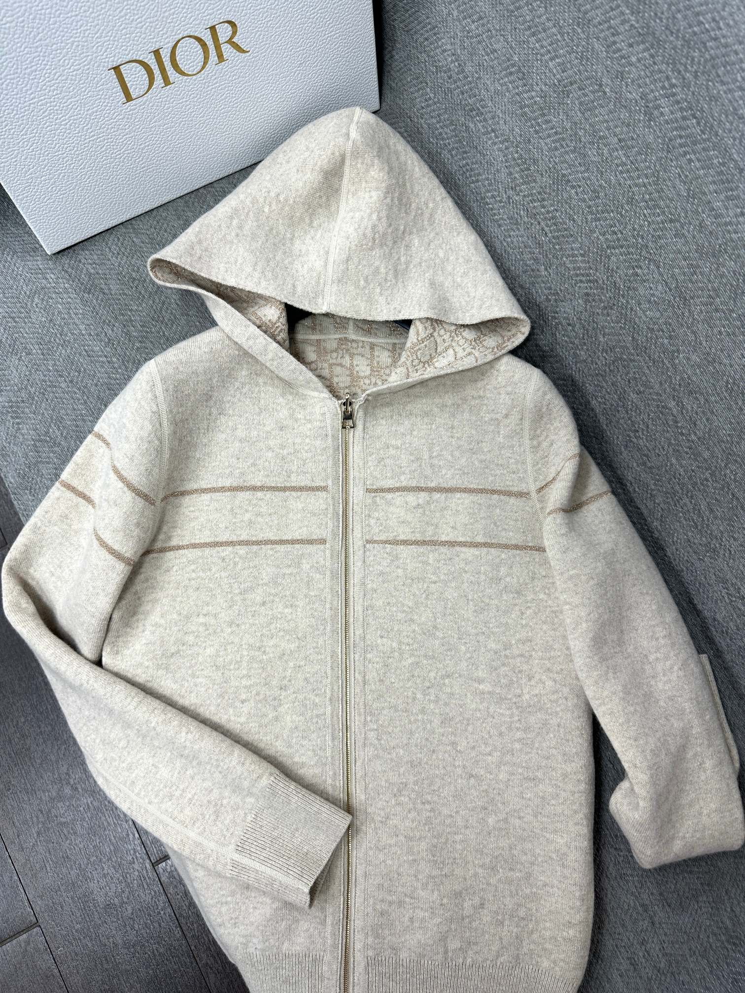CD Reversible Zipped Cardigan with Hood Grey Cashmere 336827