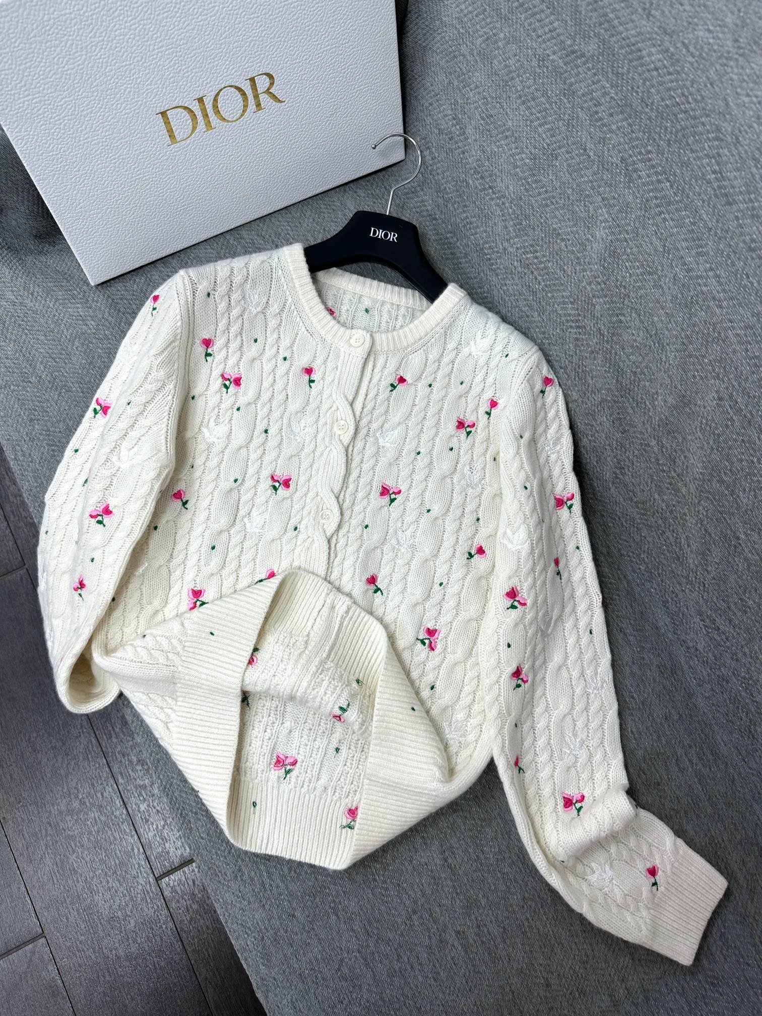 CD Cardigan Small Floral Embroidery Ivory Wool 349481