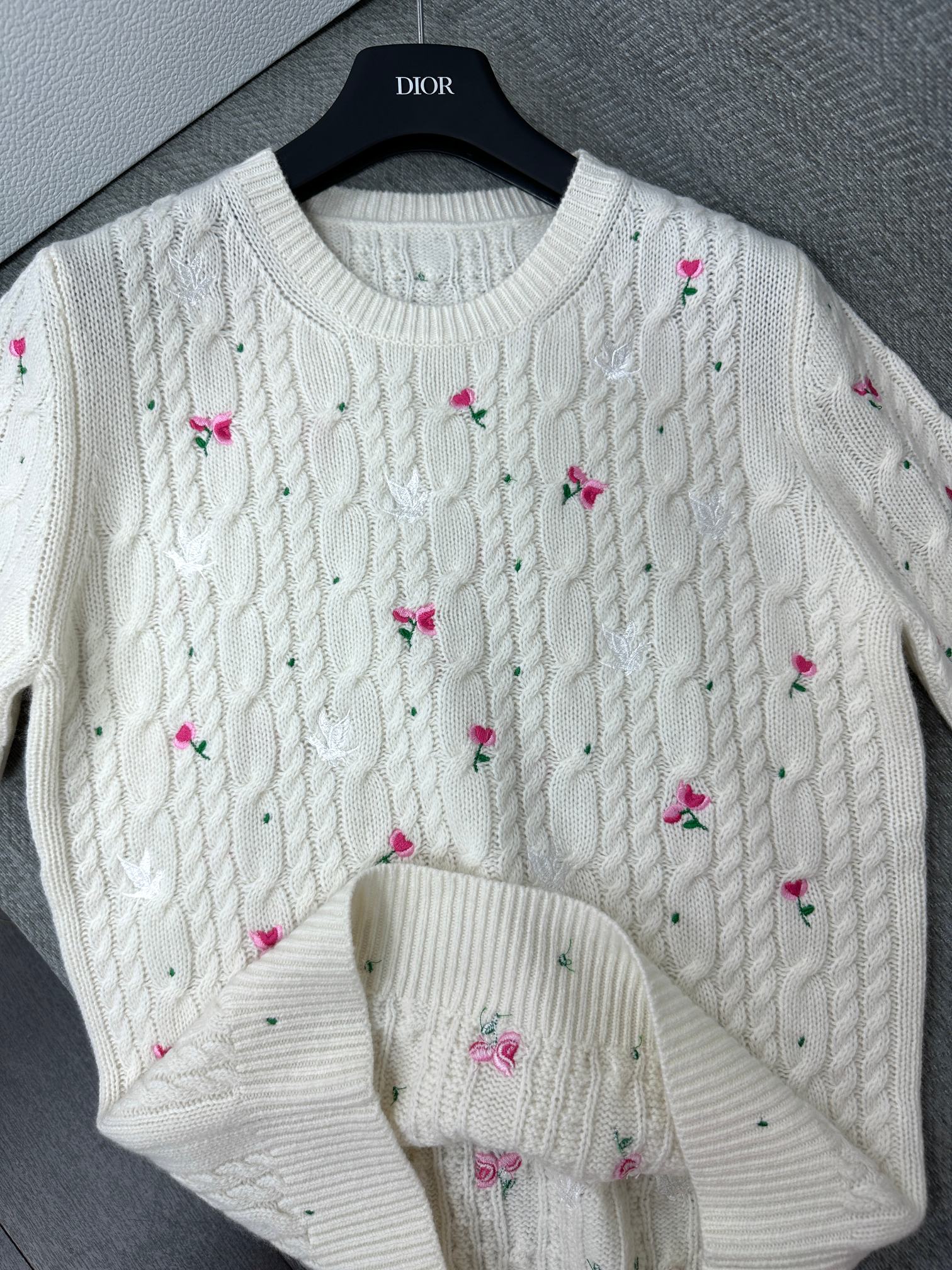 CD Short-Sleeved Sweater Small Floral Embroidery Ivory Wool 349483