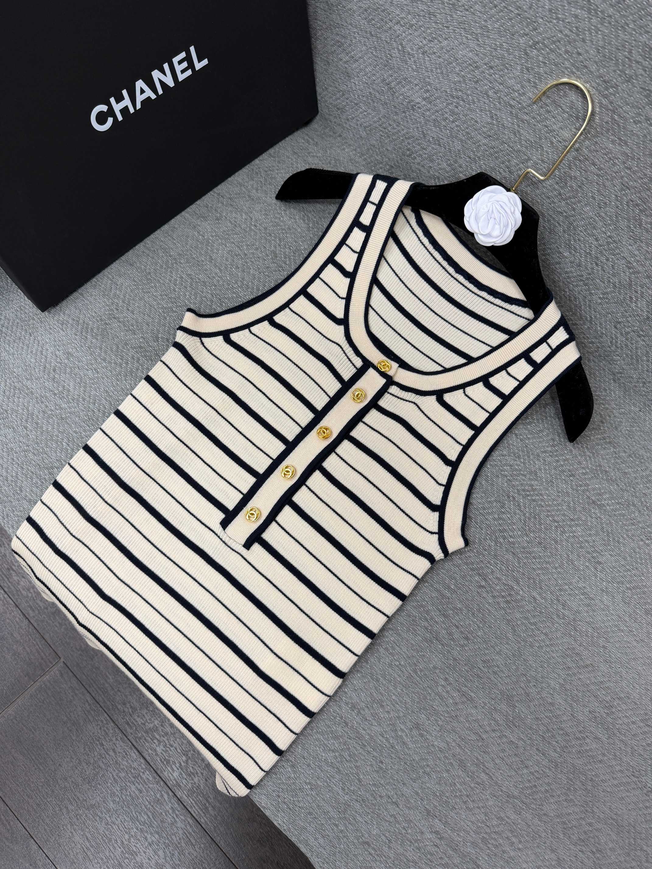 CC FW26 Striped Vest Cream Black Cashmere Silk 414844