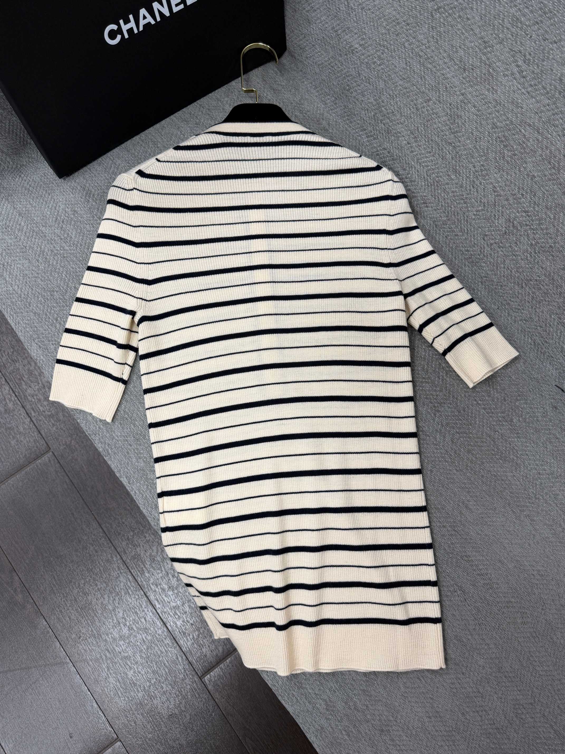 CC FW26 Striped Short-Sleeved Top Cream Black Cashmere Silk 414847