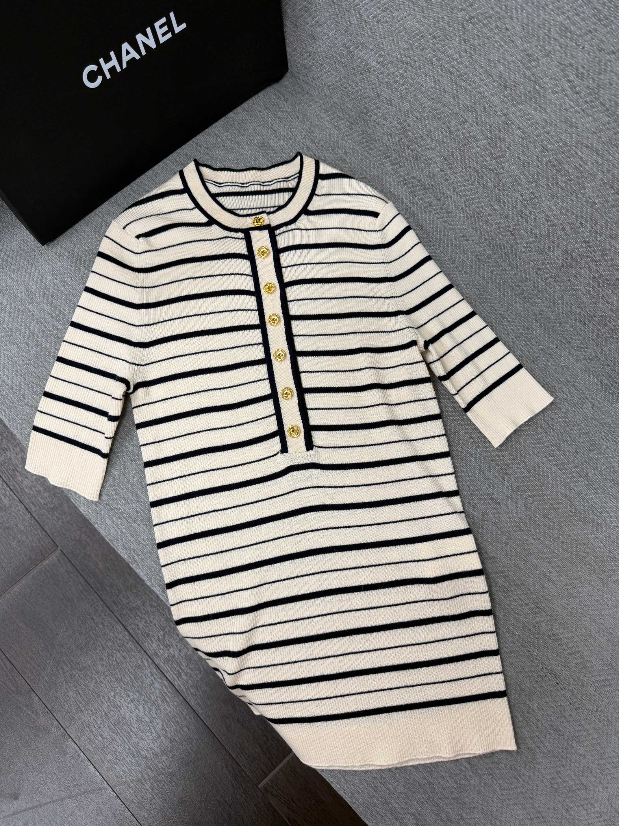 CC FW26 Striped Short-Sleeved Top Cream Black Cashmere Silk 414847