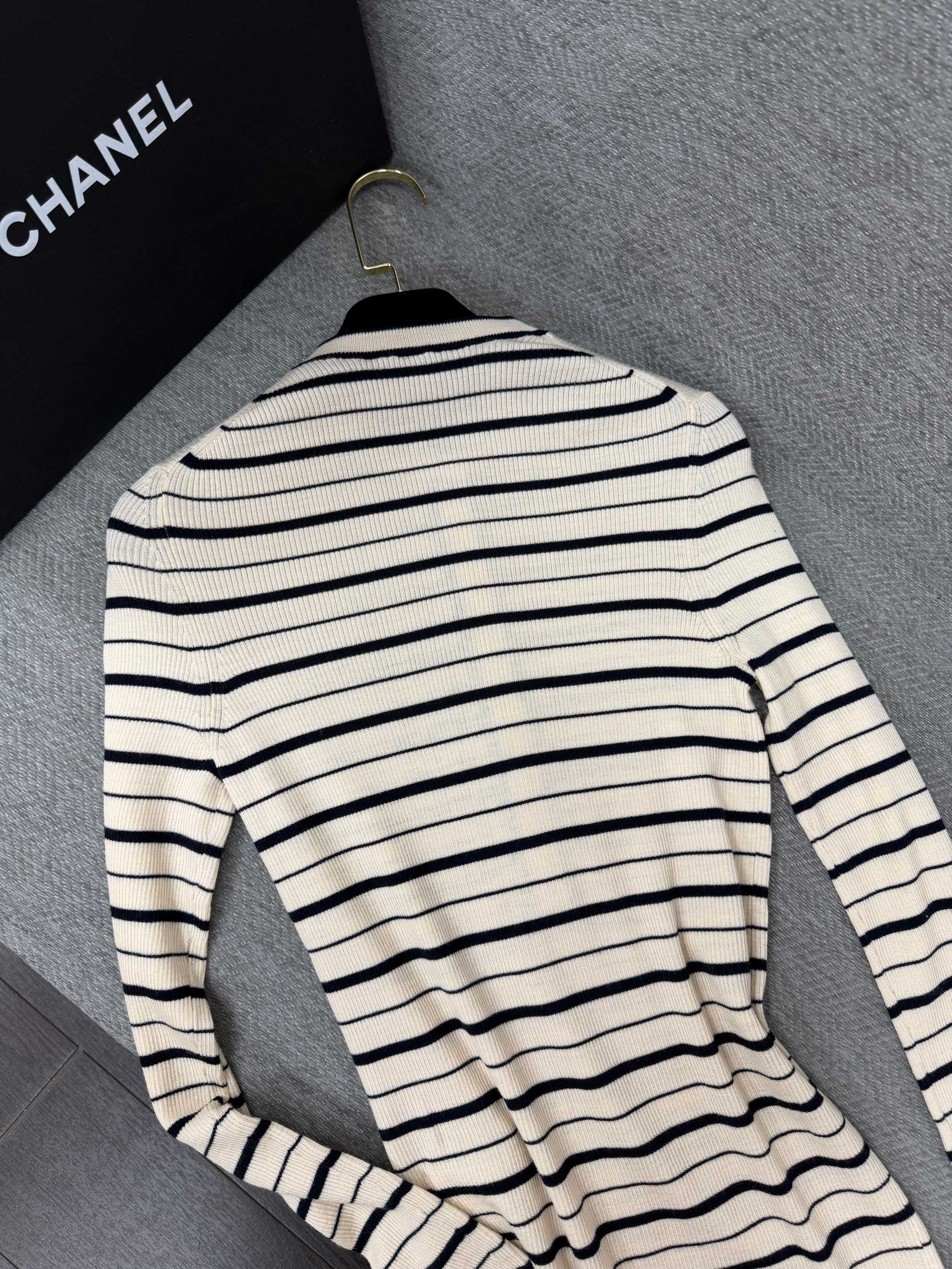 CC FW26 Striped Long-Sleeved Top Cream Black Cashmere Silk 414850
