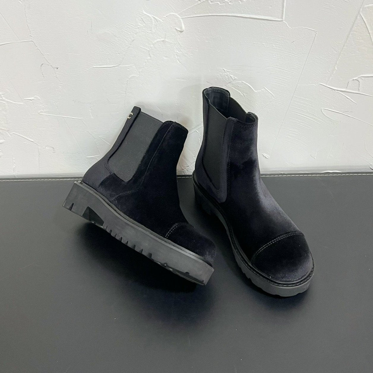 CC Chelsea Ankle Boots In Black Velvet 949686