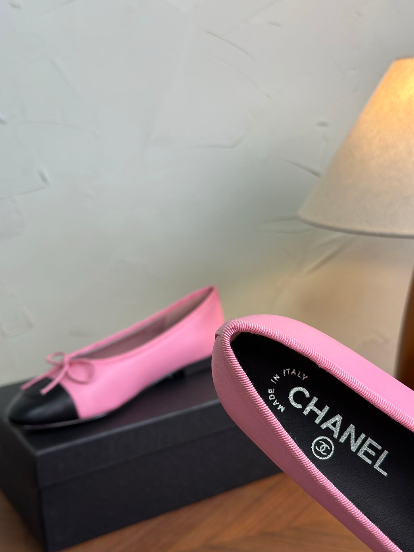 CC 26s Ballet Flat Pink Black Calfskin 938175