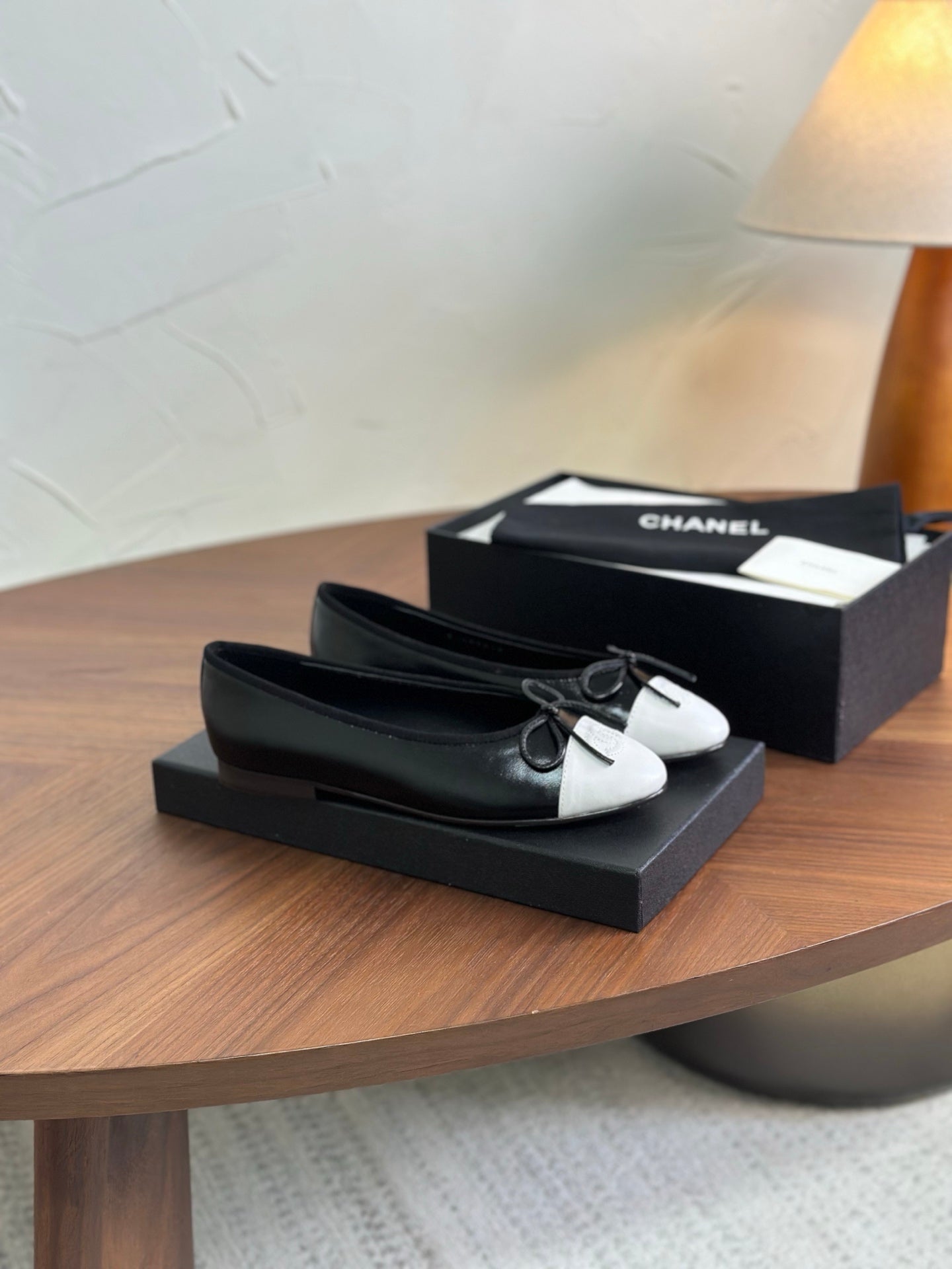CC 26s Ballet Flat White Black Calfskin 938177