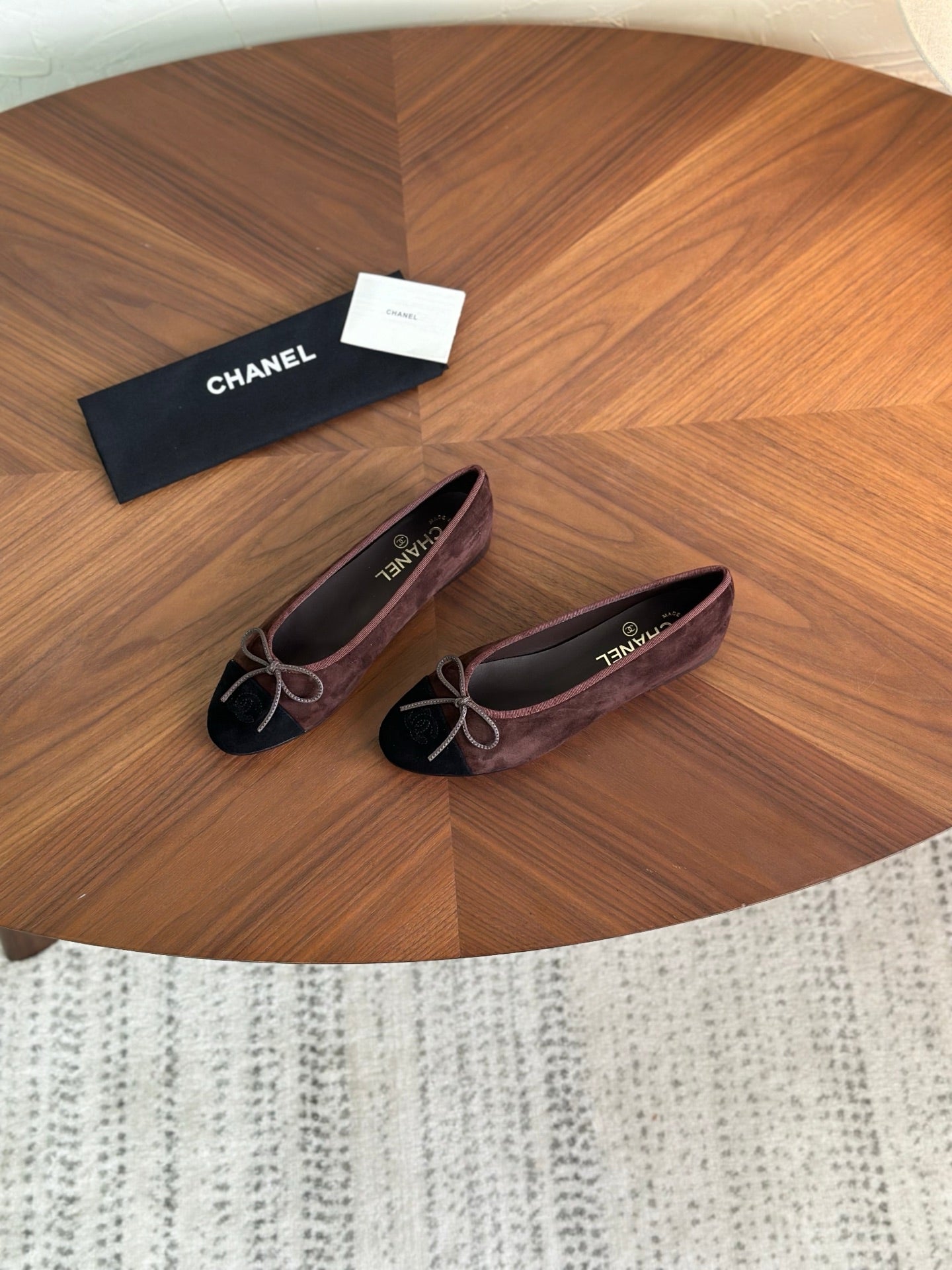 CC 26s Ballet Flat Black Coffee Suede 938189