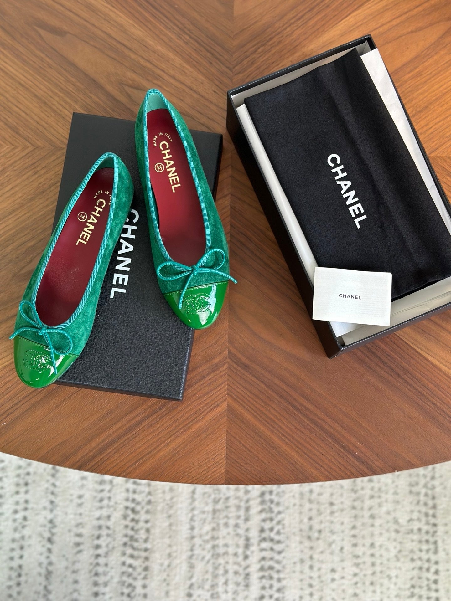 CC 26s Ballet Flat Green Glossy Leather Suede 938191