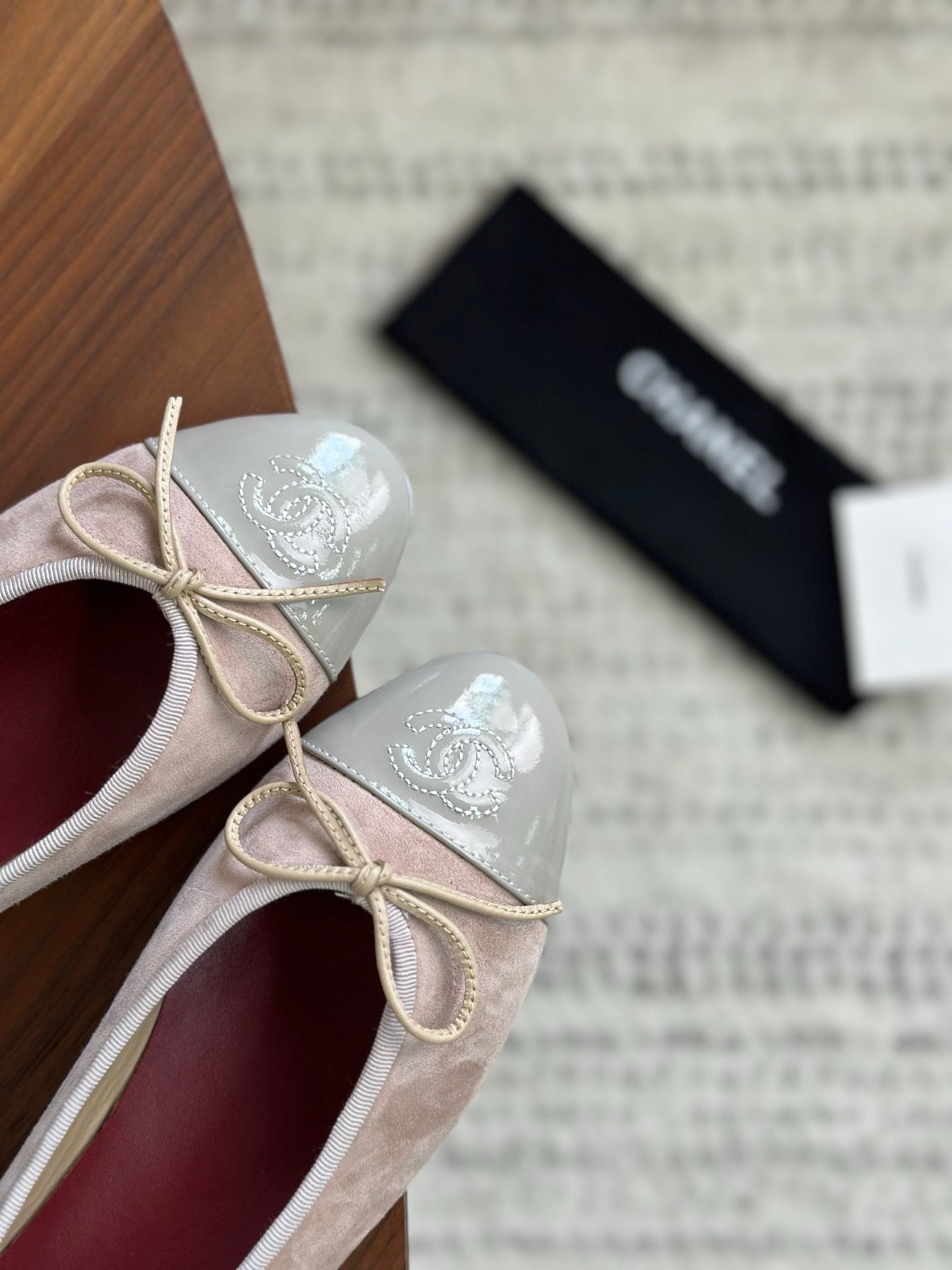 CC 26s Ballet Flat Grey Suede Glossy Leather 938105