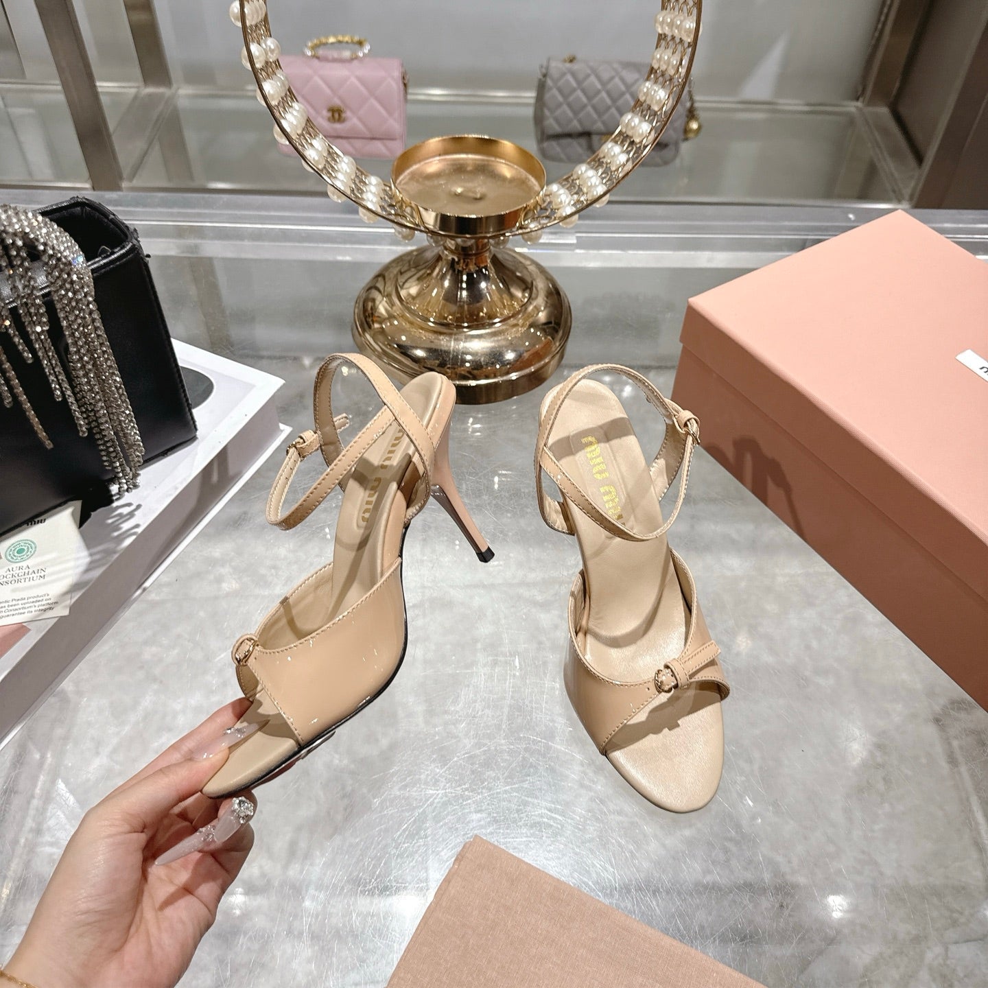 Miu Sandal With Buckle Beige Patent Leather 751324