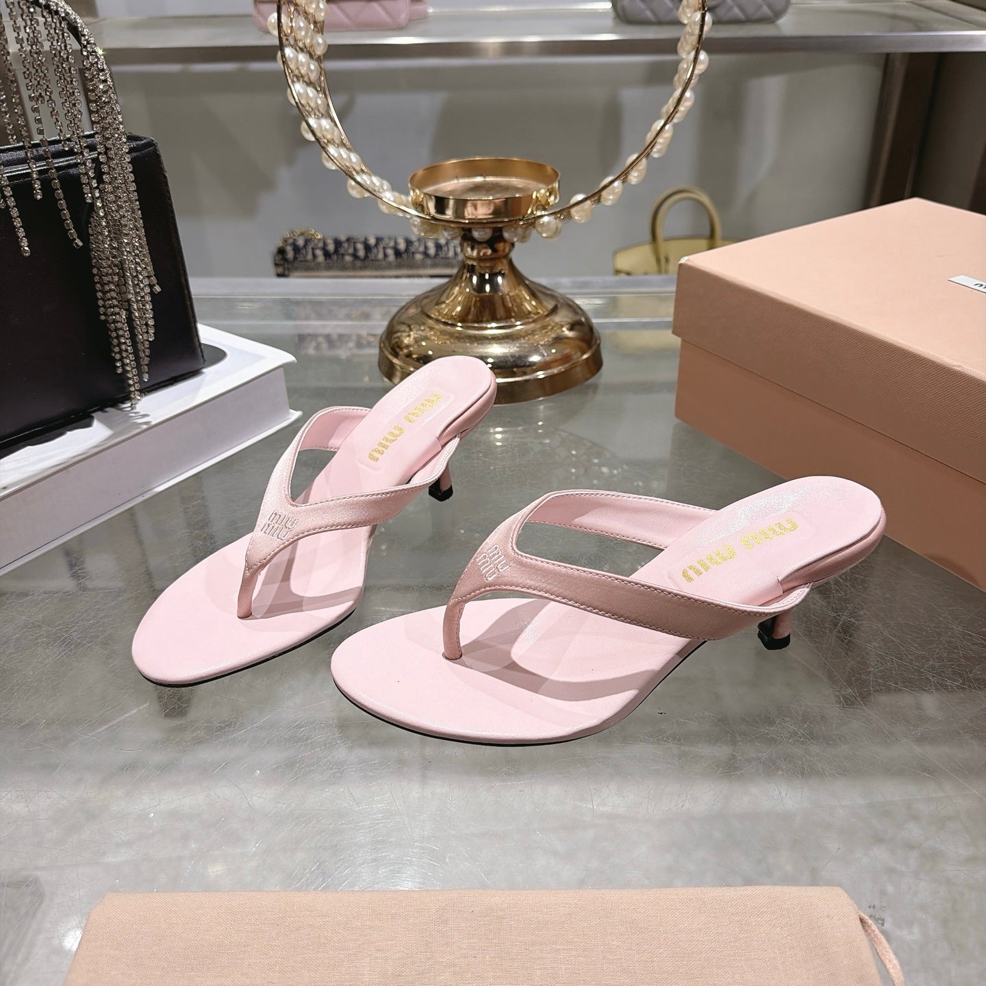 Miu 26s Thong Sandal 6.5cm Light Pink Satin Leather 951523