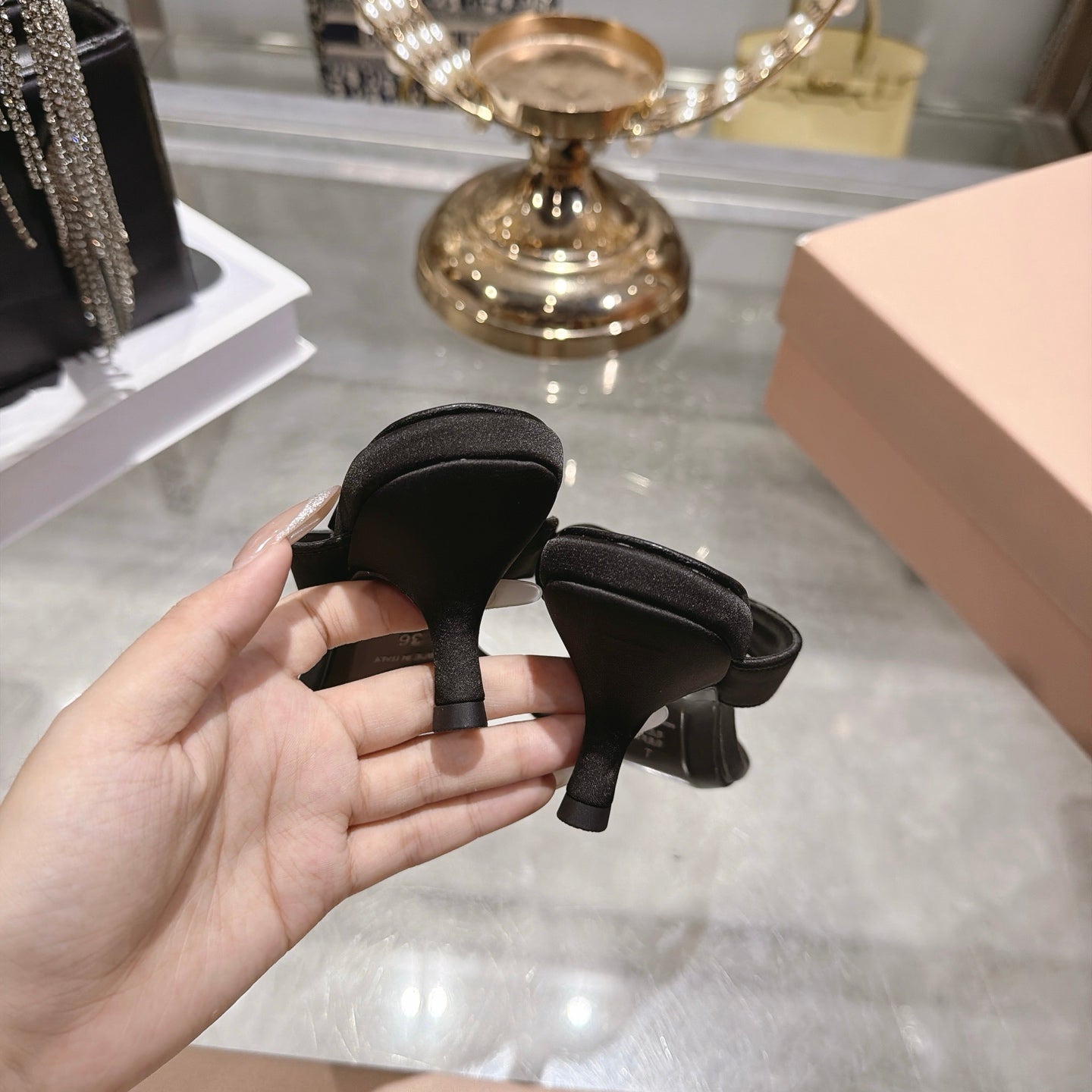Miu 26s Thong Sandal 6.5cm Black Satin Leather 951525