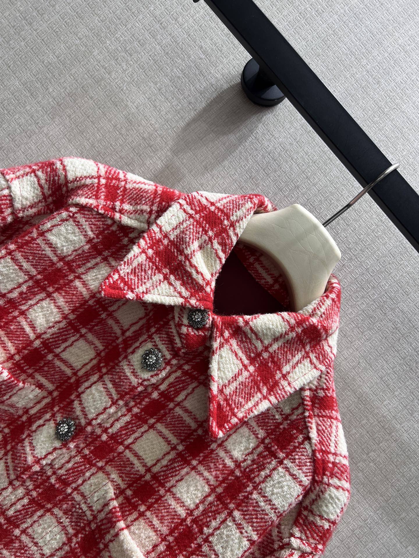 CC 26s Métiers d’art 2026 Shirt Red & Ivory Wool 414722