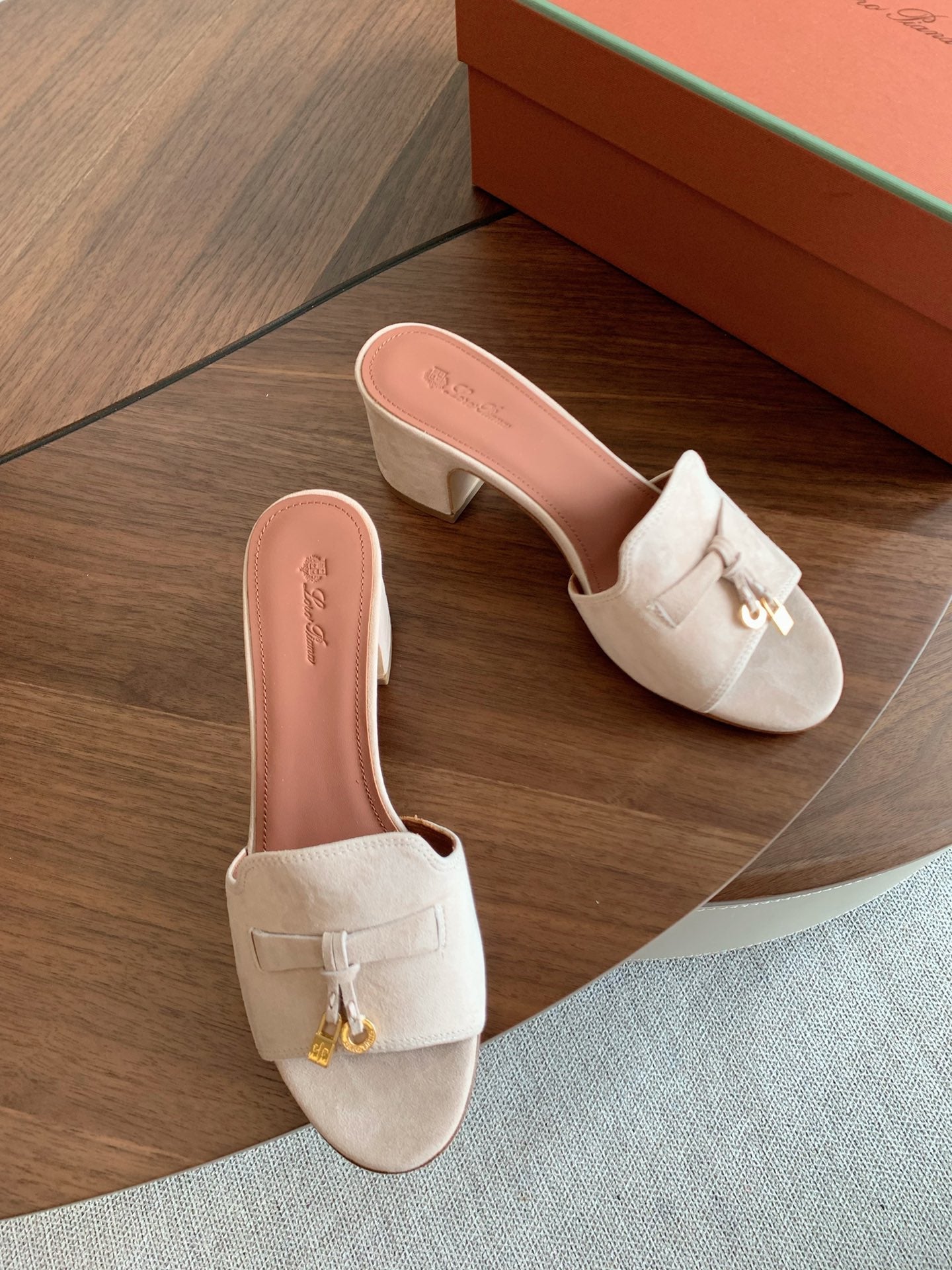 LP 26s Summer Mule Heels 60mm In Light Beige Suede Gold Hardware