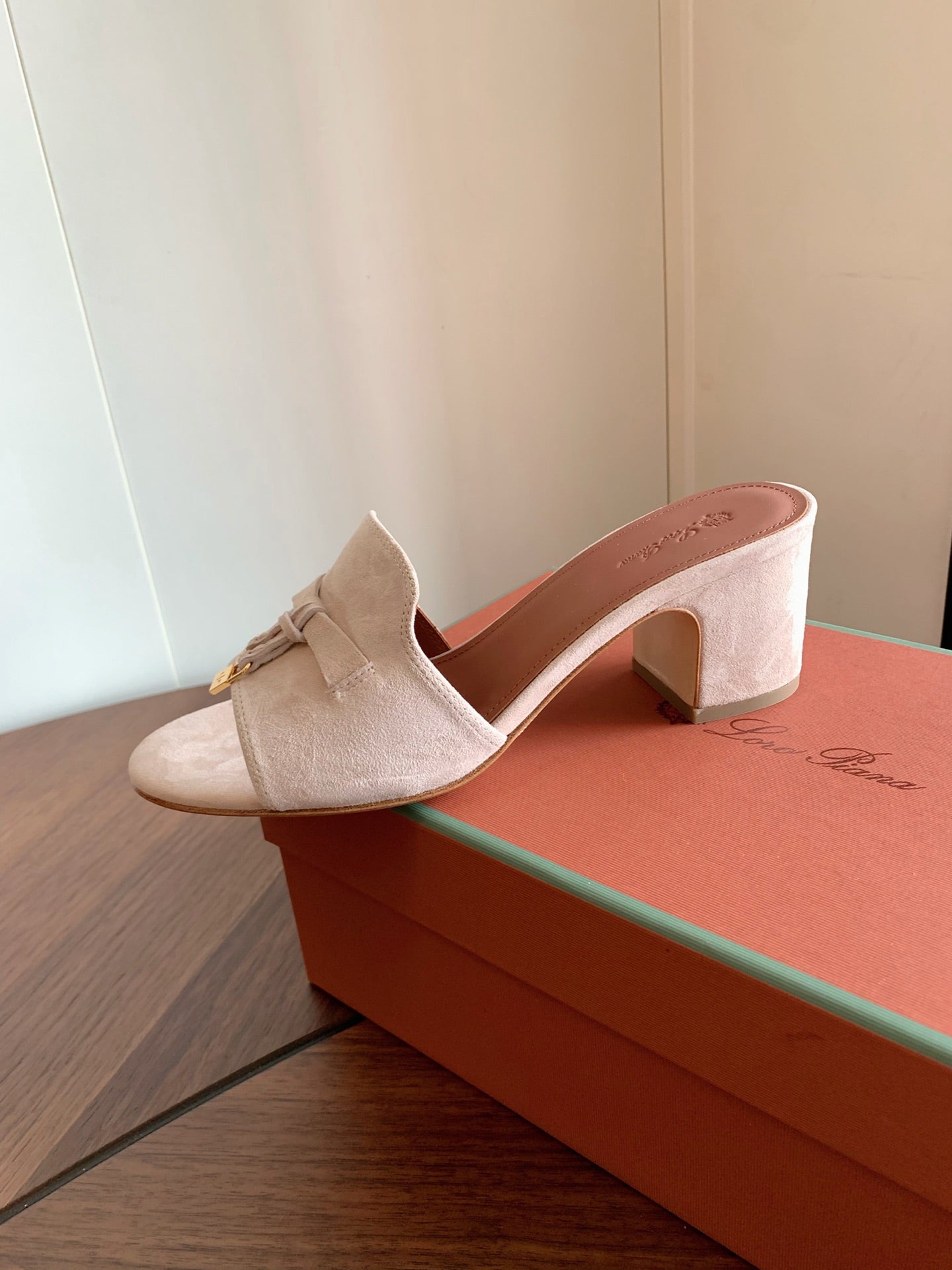 LP 26s Summer Mule Heels 60mm In Light Beige Suede Gold Hardware