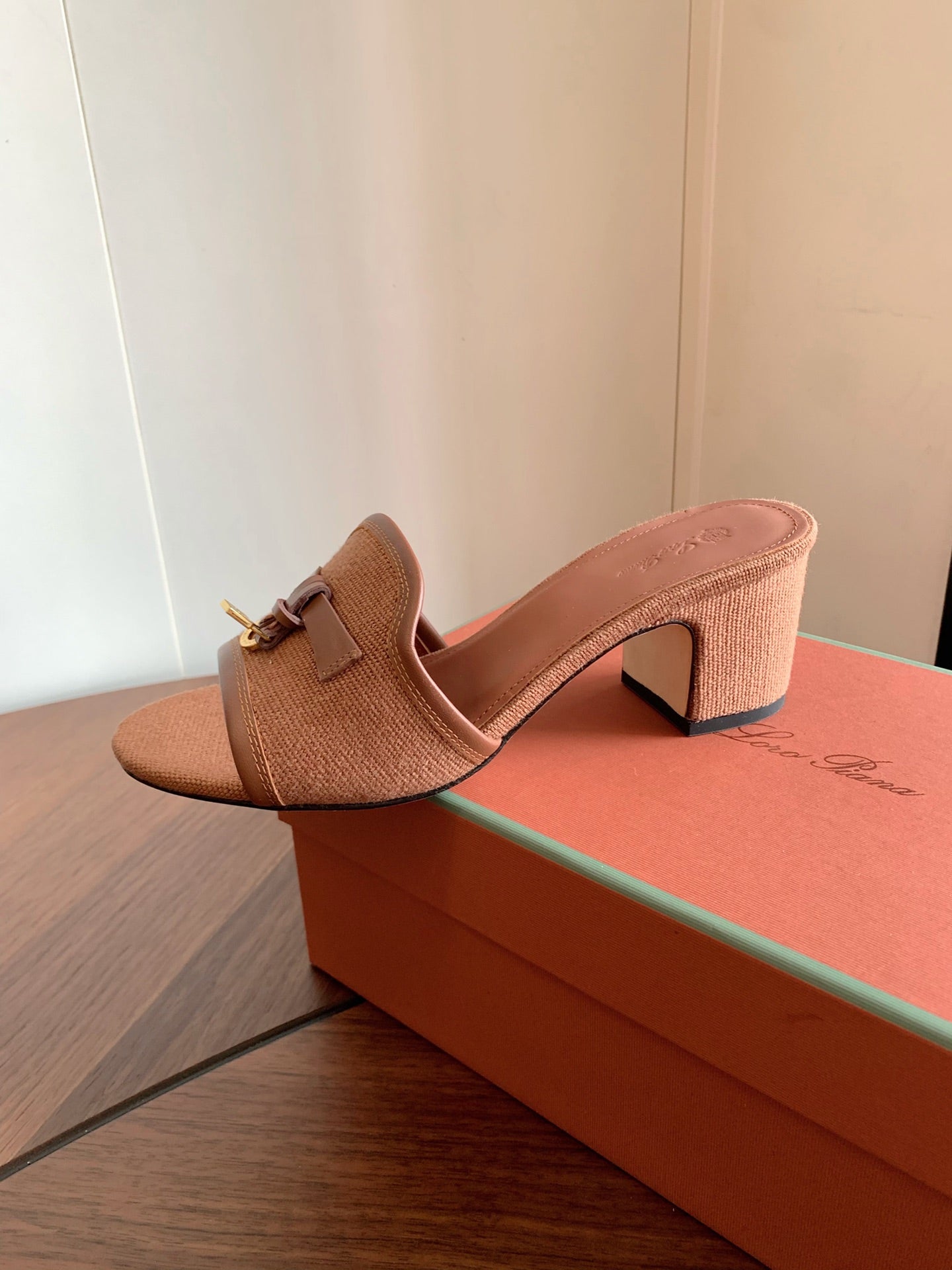 LP 26s Summer Mule Heels 60mm In Dusty Rose Brown Canvas And Calfskin