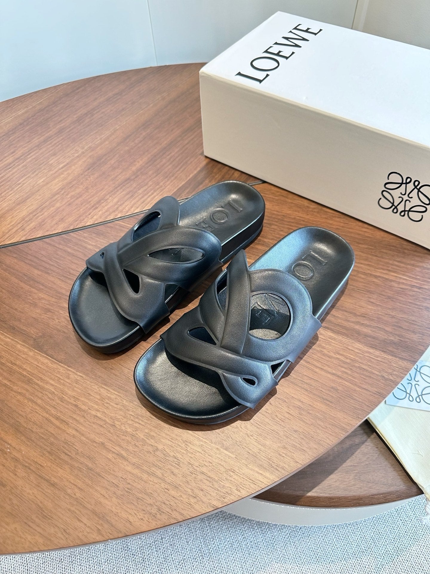 Loewe Ease Slide Black Leather 878032
