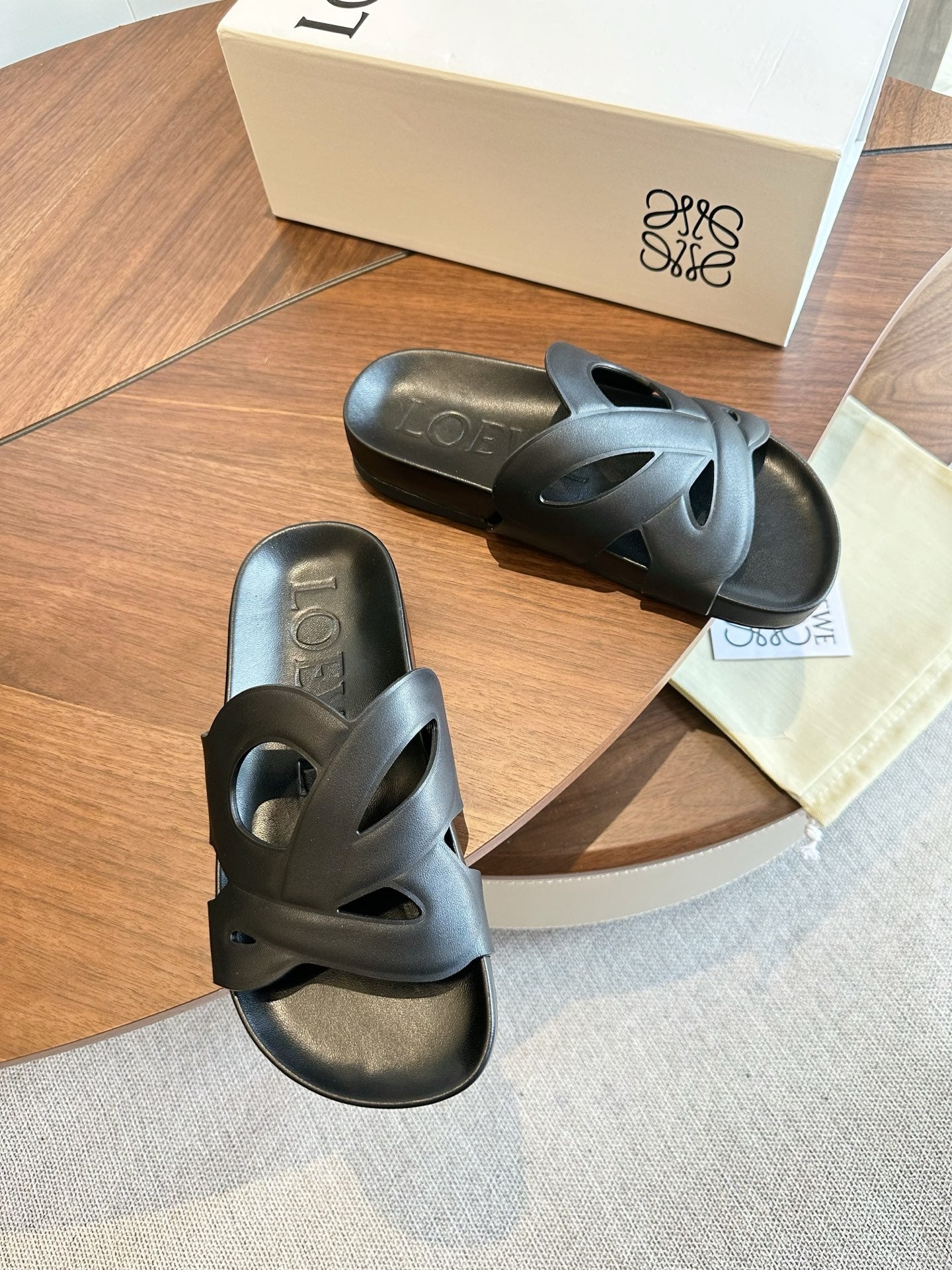 Loewe Ease Slide Black Leather 878032