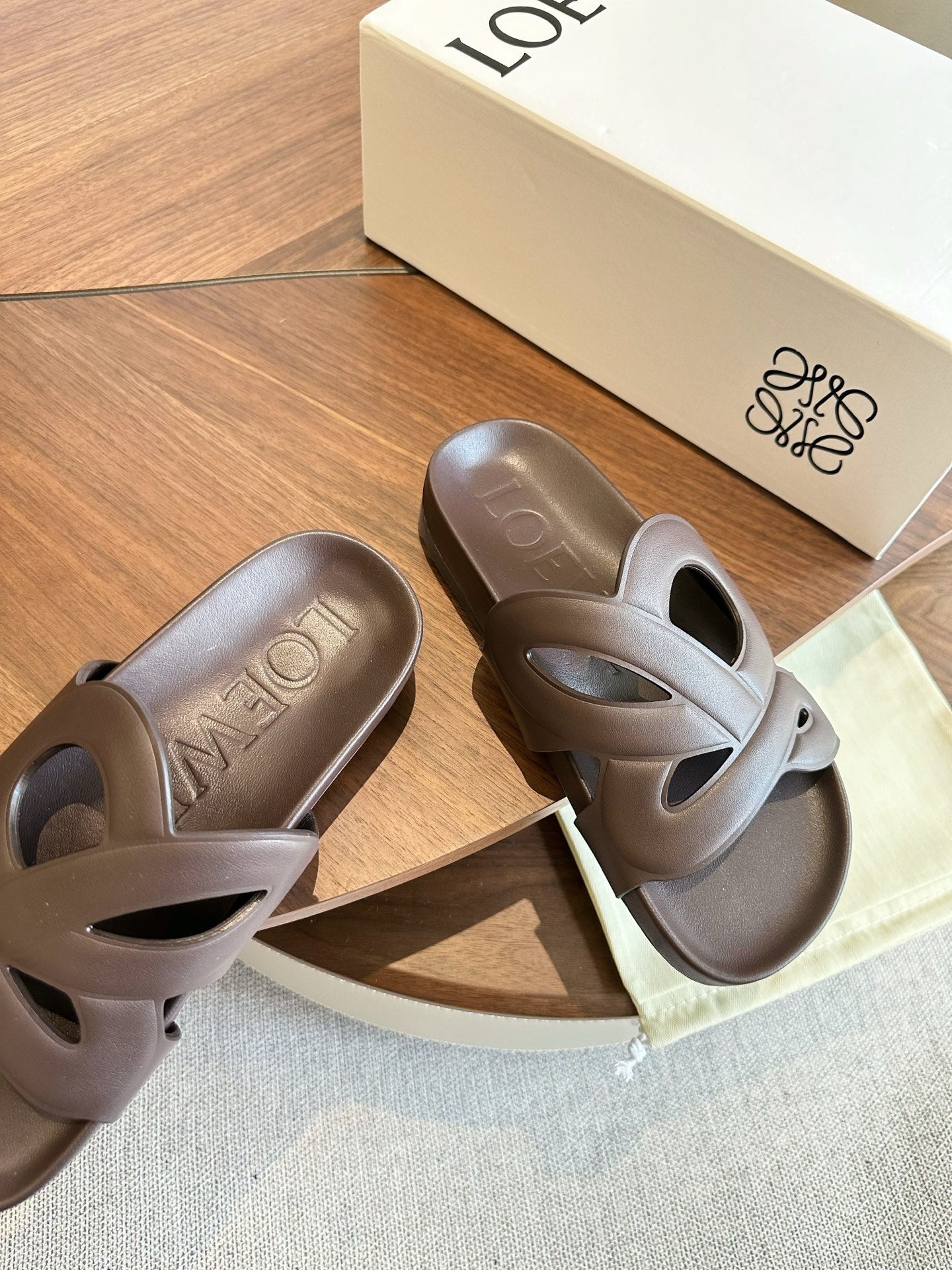 Loewe Ease Slide Coffee Leather 878033