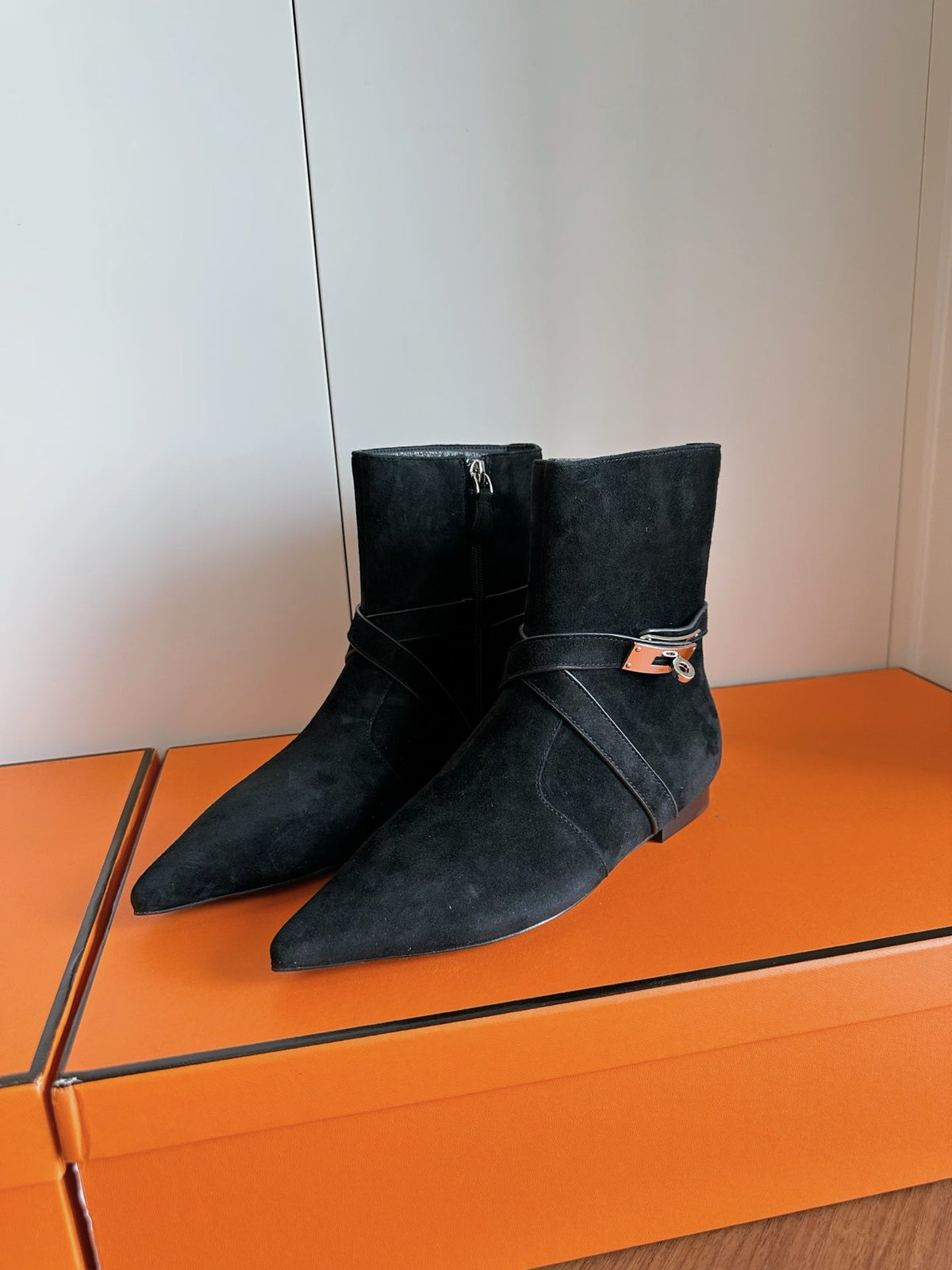 HM 26s Nice Ankle Boots 1.5cm Black Suede 149079