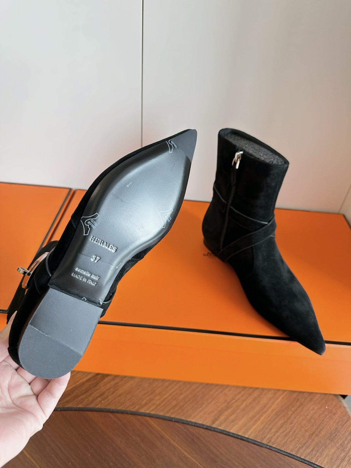 HM 26s Nice Ankle Boots 1.5cm Black Suede 149079