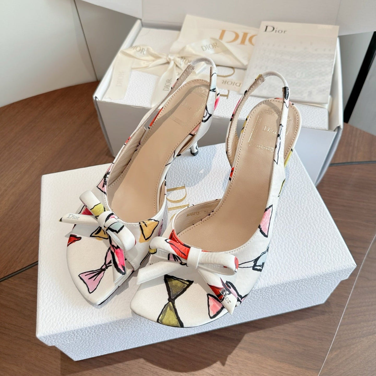 CD 26s J'Adior Slingback Sandals White Multicolor Bow Print Grosgrain 150510