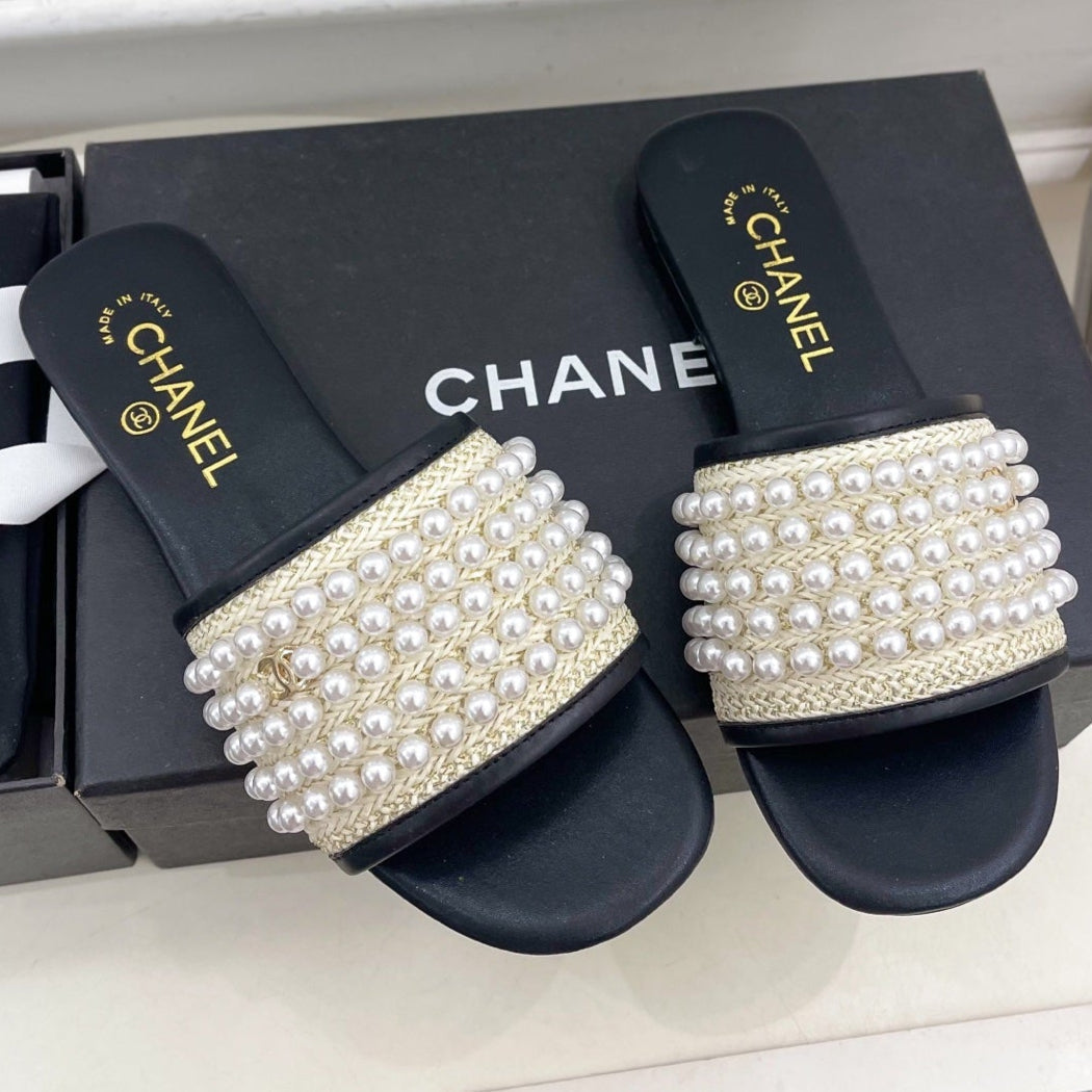 Chanel Flat Sandal In White Mix Black Calfskin