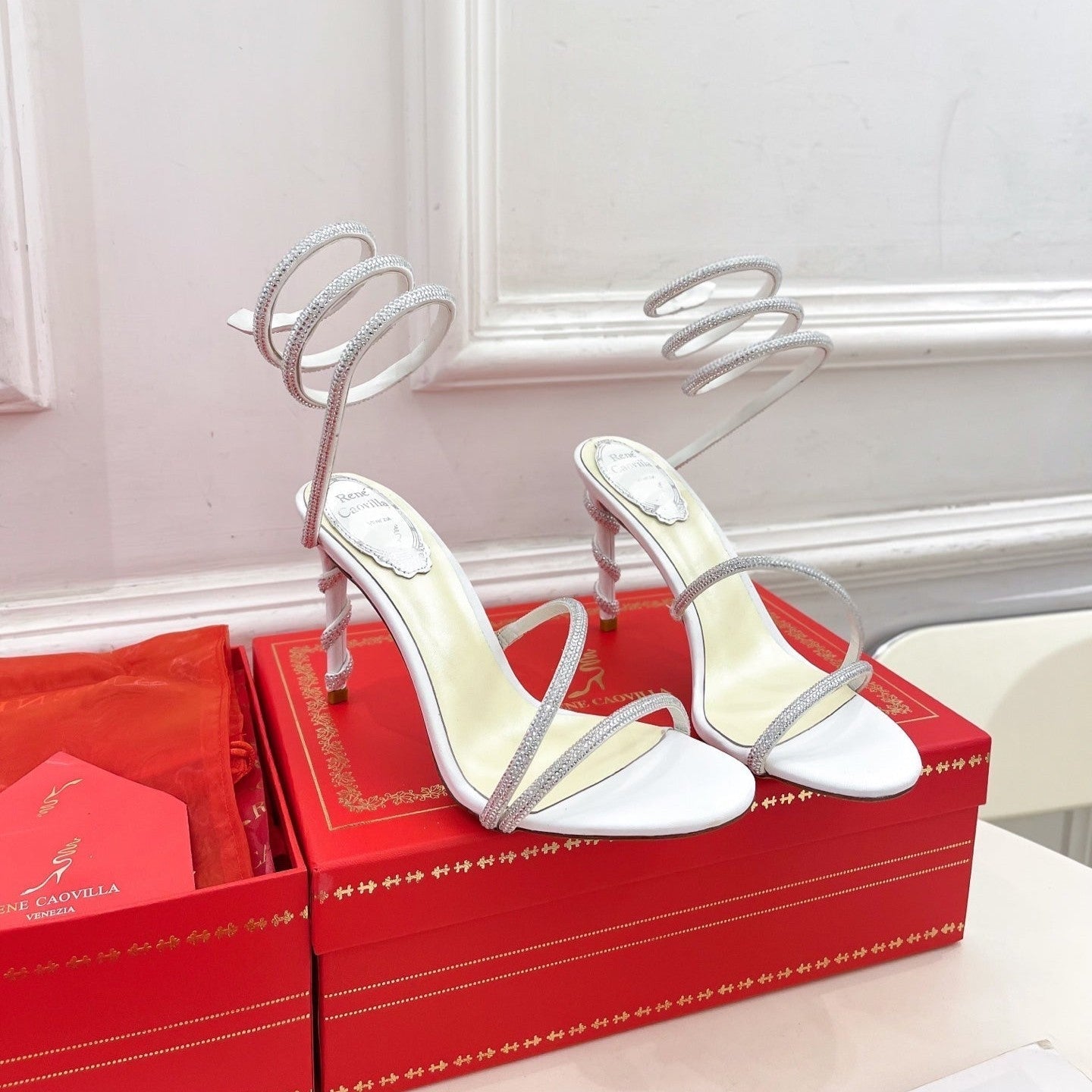 RC 25 Crystal Diamond Snake-Shaped High-Heeled White Silk Rhinestones 253543
