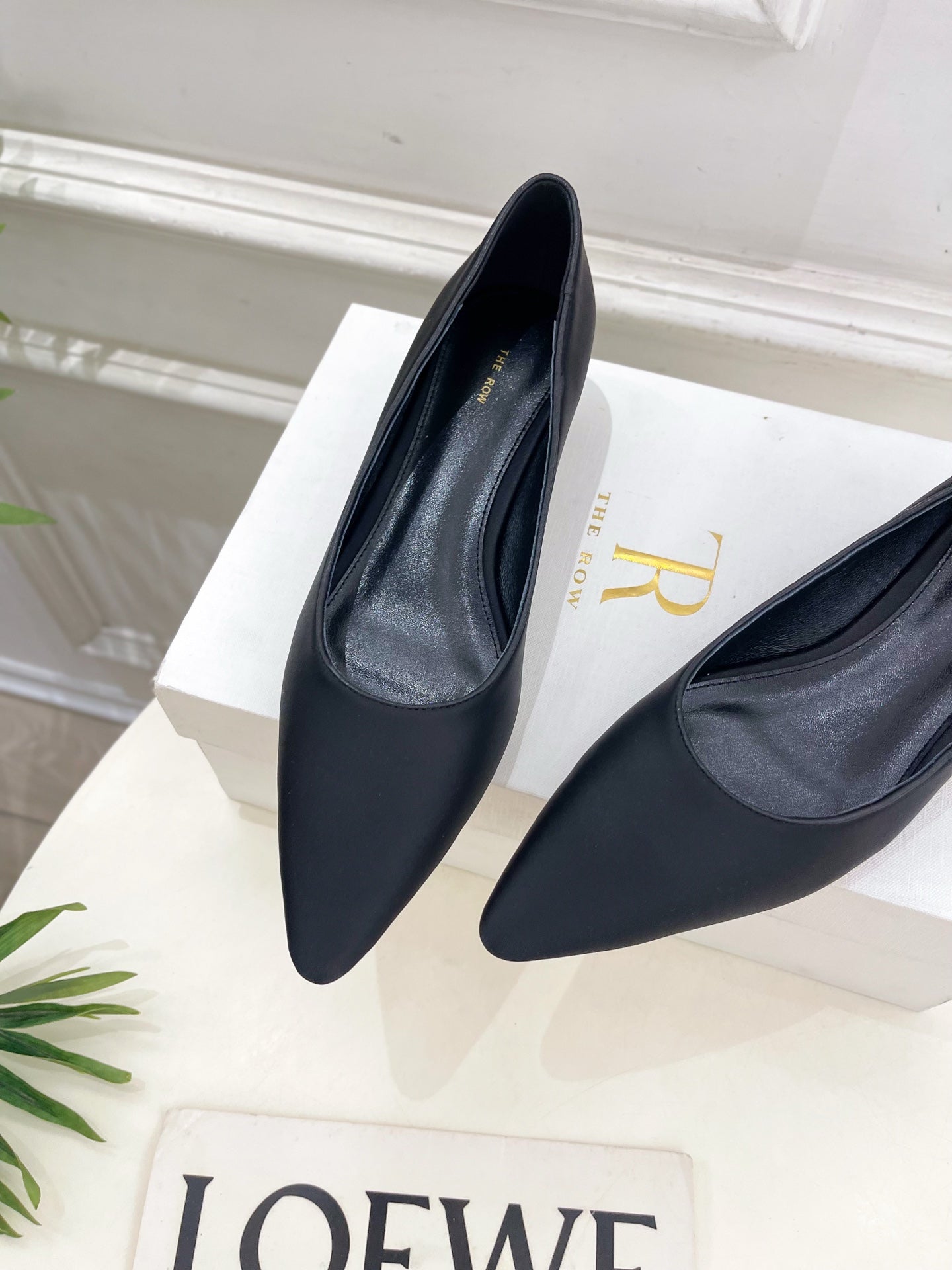 The Row 25ss TR Kitten heel Pointed Toe Shoes 35mm Black Frabic Sheepskin 425556