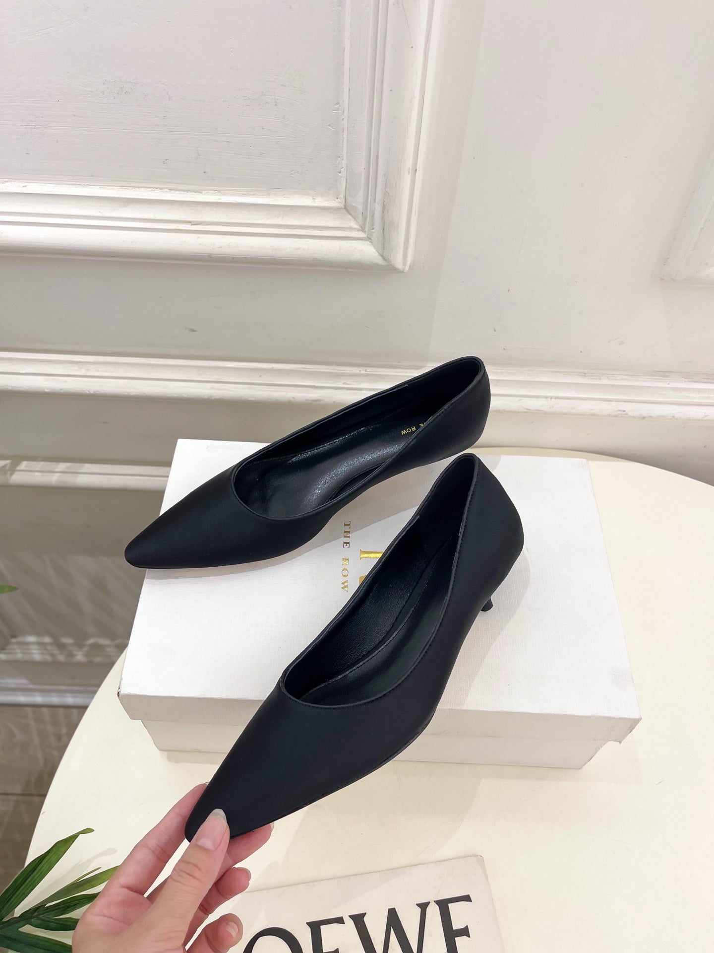 The Row 25ss TR Kitten heel Pointed Toe Shoes 35mm Black Frabic Sheepskin 425556