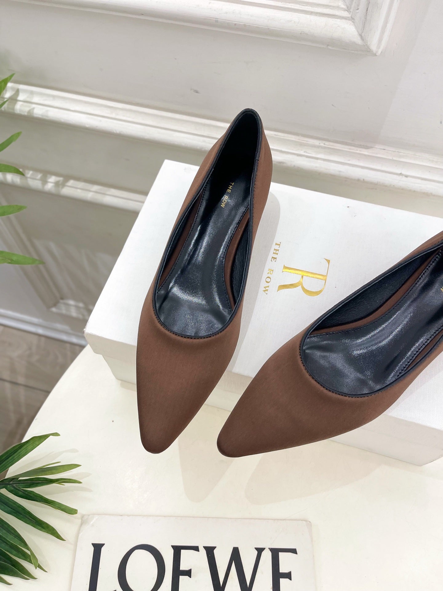 The Row 25ss TR Kitten heel Pointed Toe Shoes 35mm Brown Frabic Sheepskin 425557