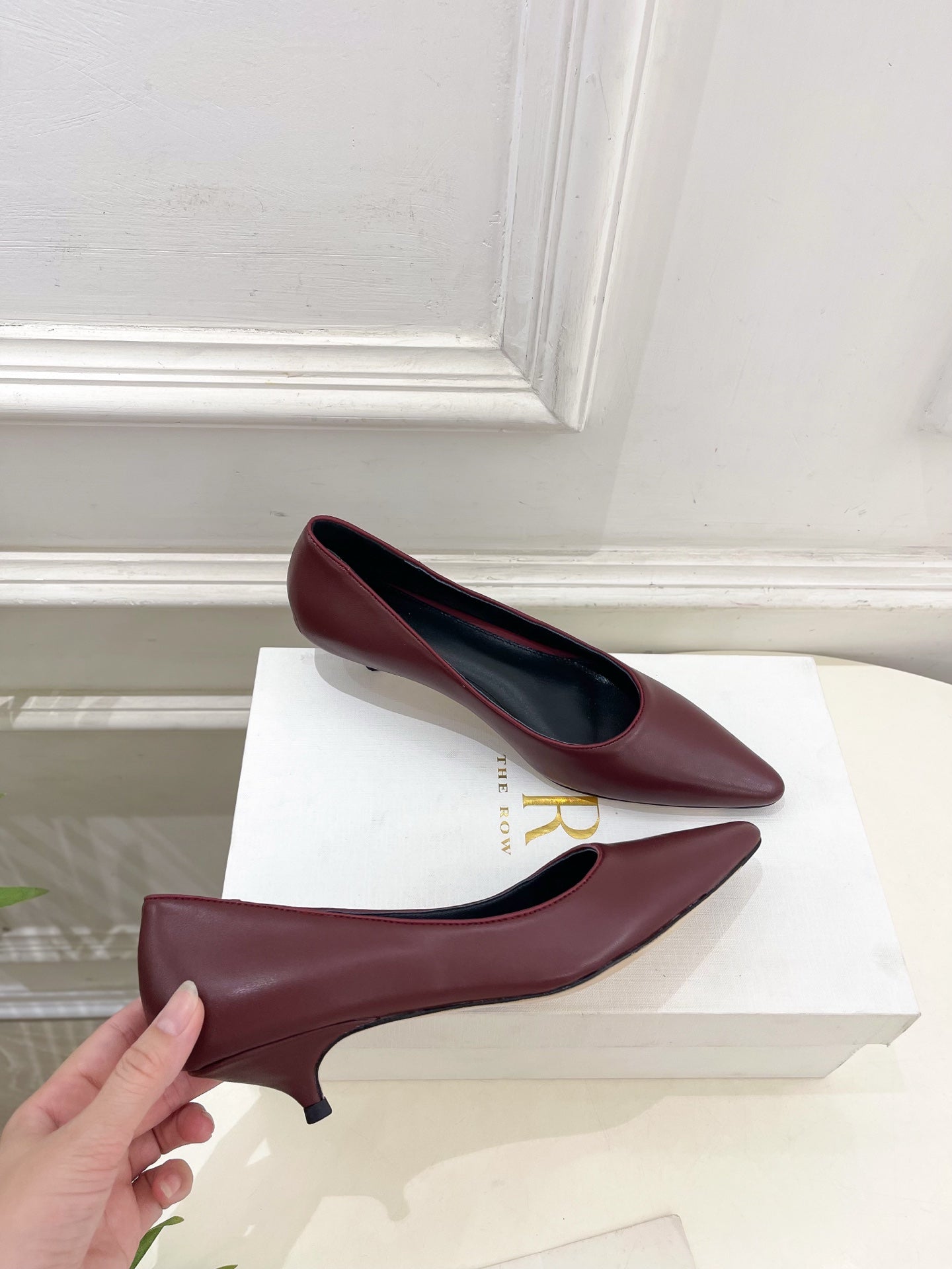 The Row 25ss TR Kitten heel Pointed Toe Shoes 35mm Burgundy Sheepskin 425559