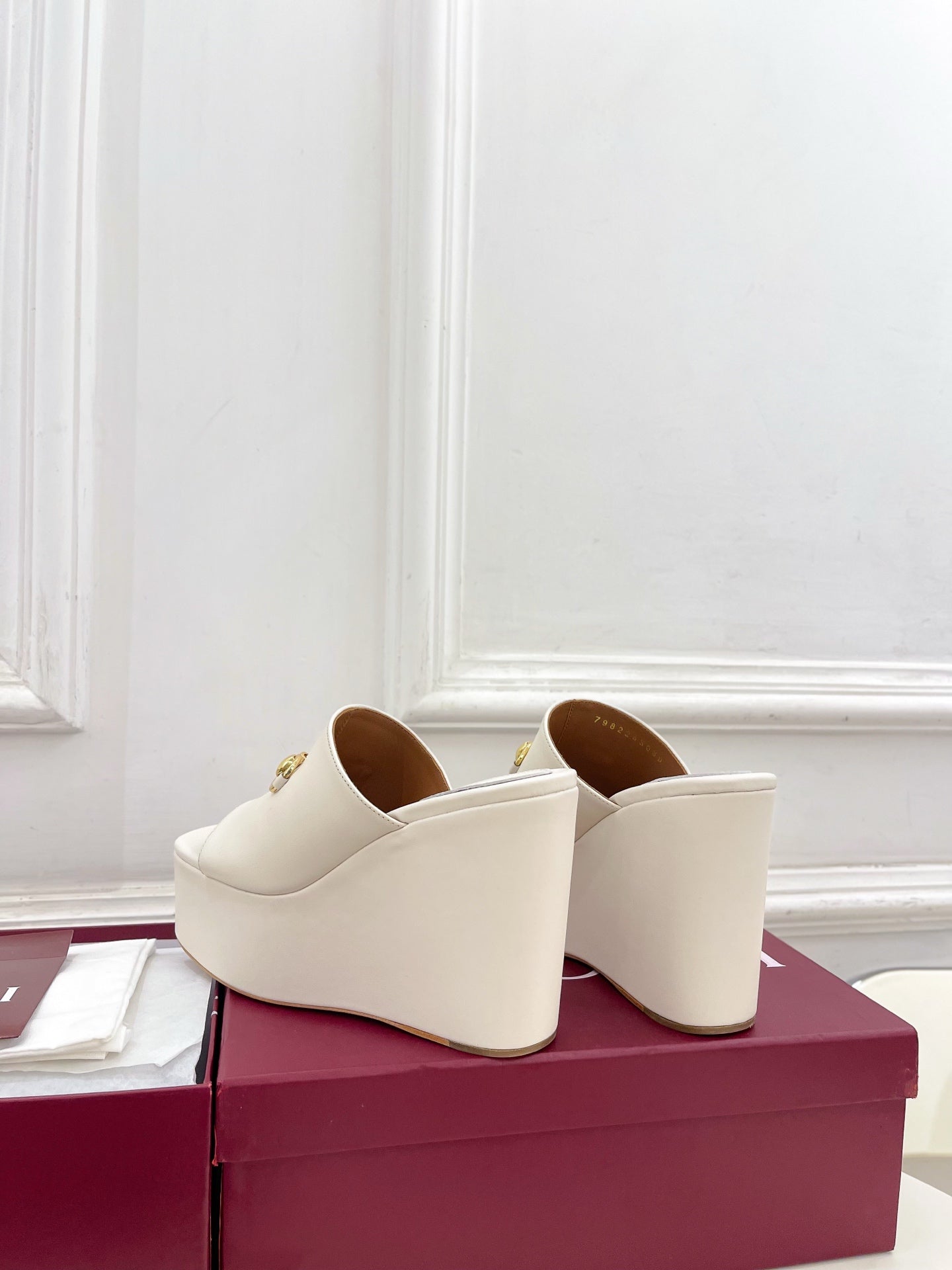 GC Wedge With Horsebit Sandal White Leather 640269
