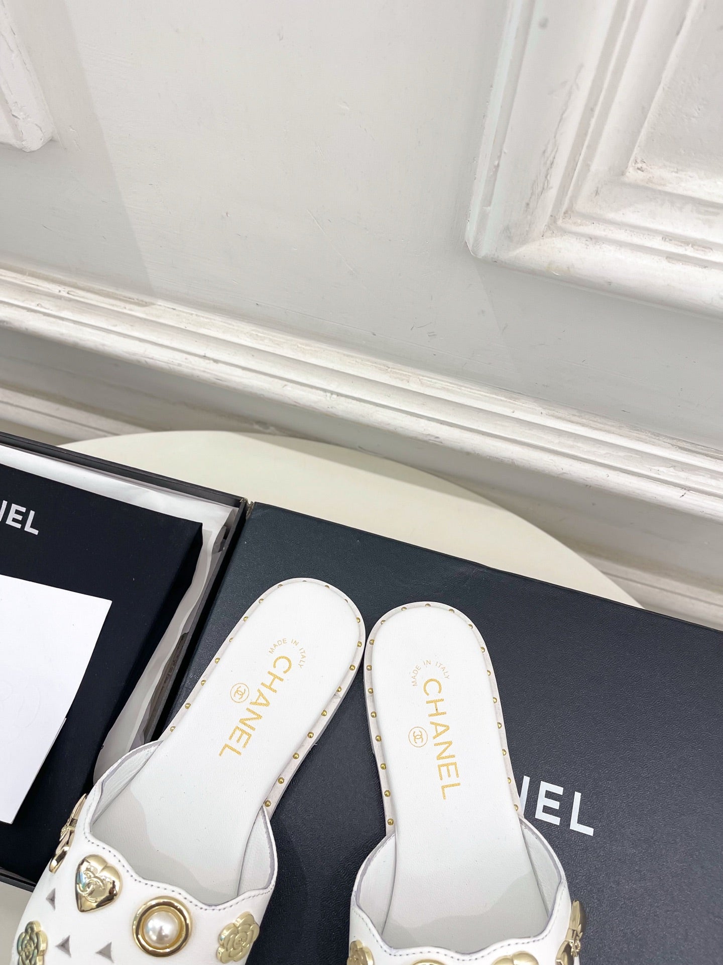 Chanel 26s Flat Sandals White Lambskin Charm-Decorated