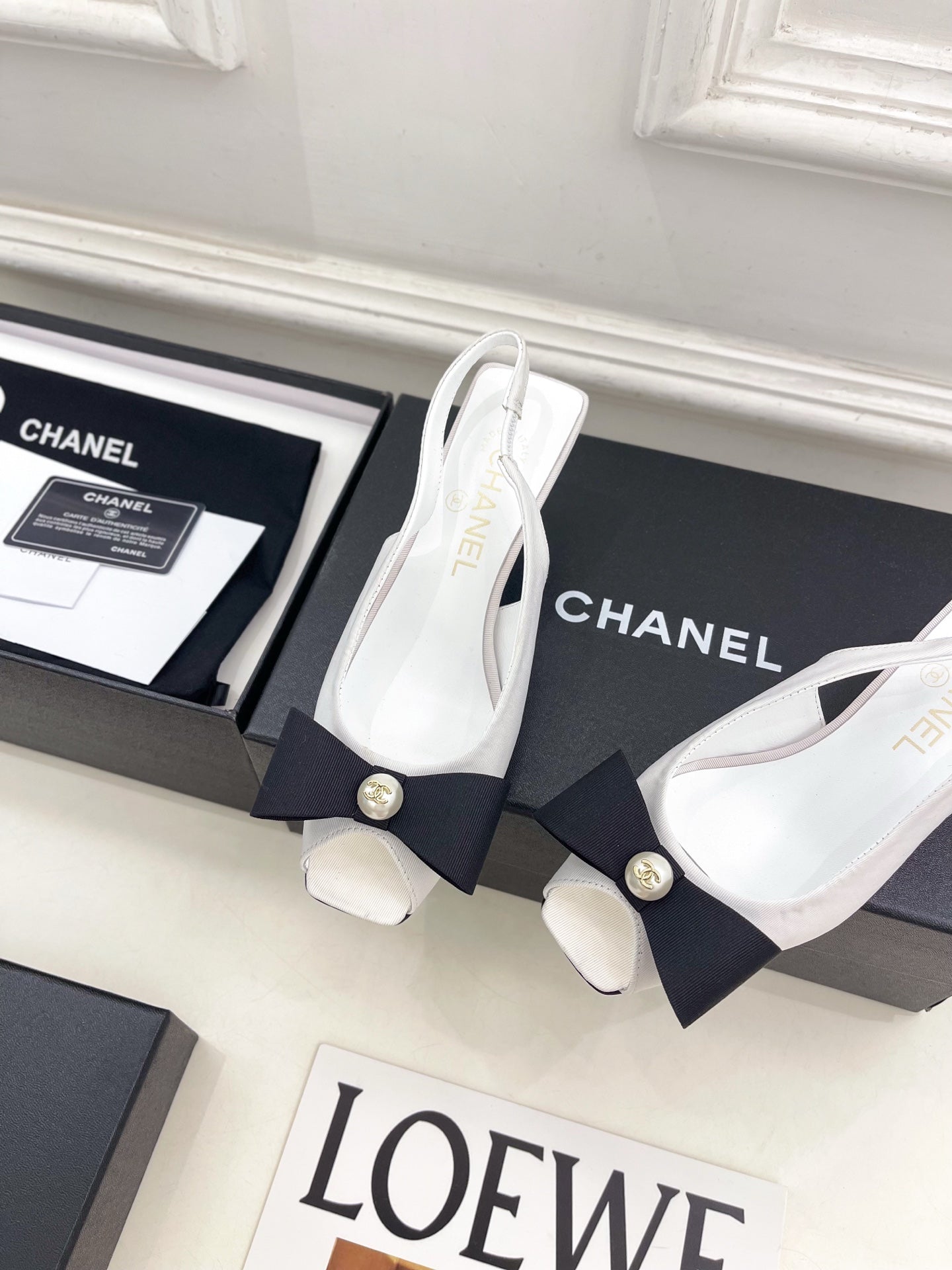 CC 26s Classic Toe High-Heeled Sandals 5.5cm White Black Canvas 891632